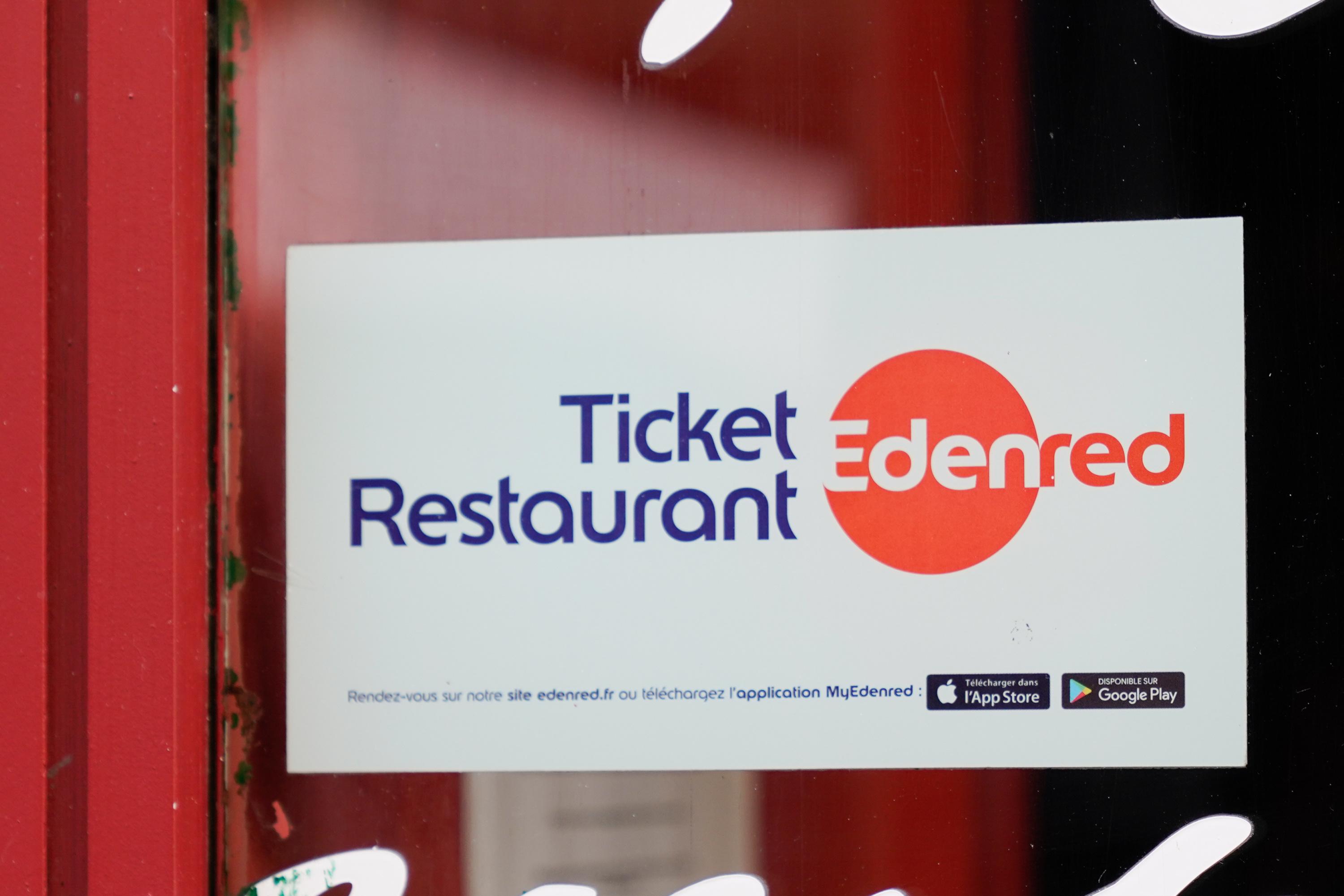 Titres-restaurant : «Libérez complètement le plafond pour les restaurants», plaide un représentant de la profession