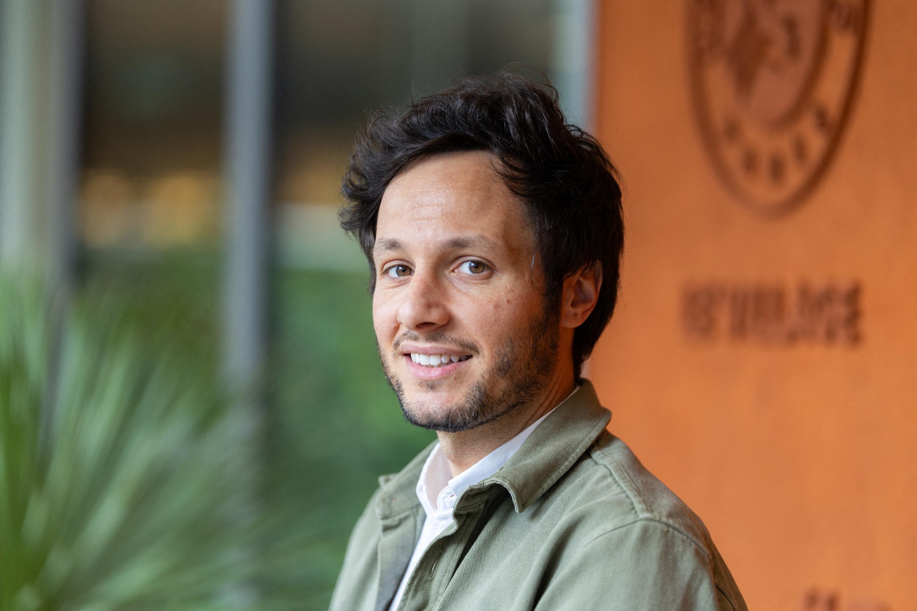 Vianney a enfin achevé la construction, sans aide, de sa cabane en bois