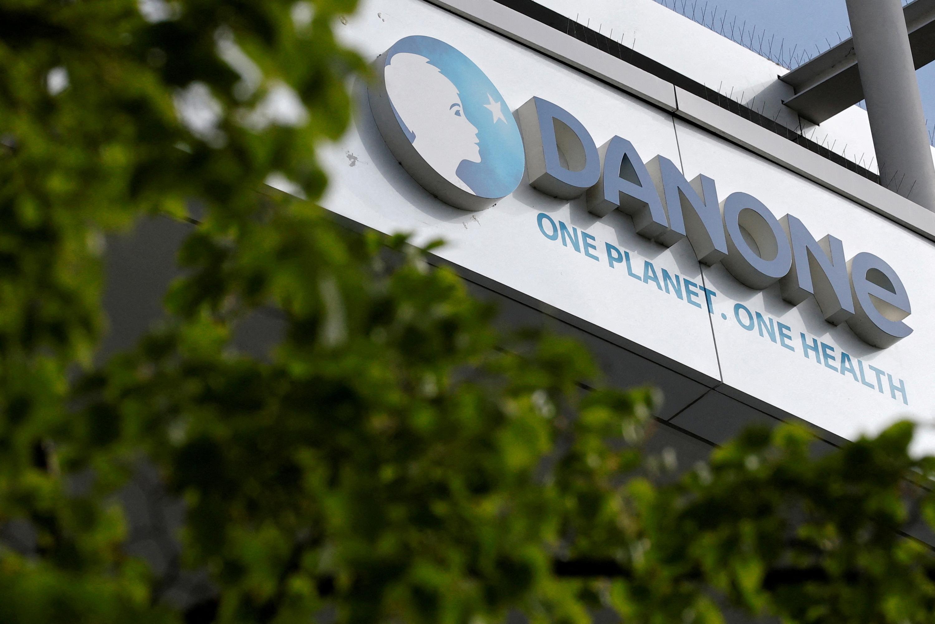 Danone présente des ventes en recul de 2% au 1er trimestre, plombées notamment par les rappels de lait infantile