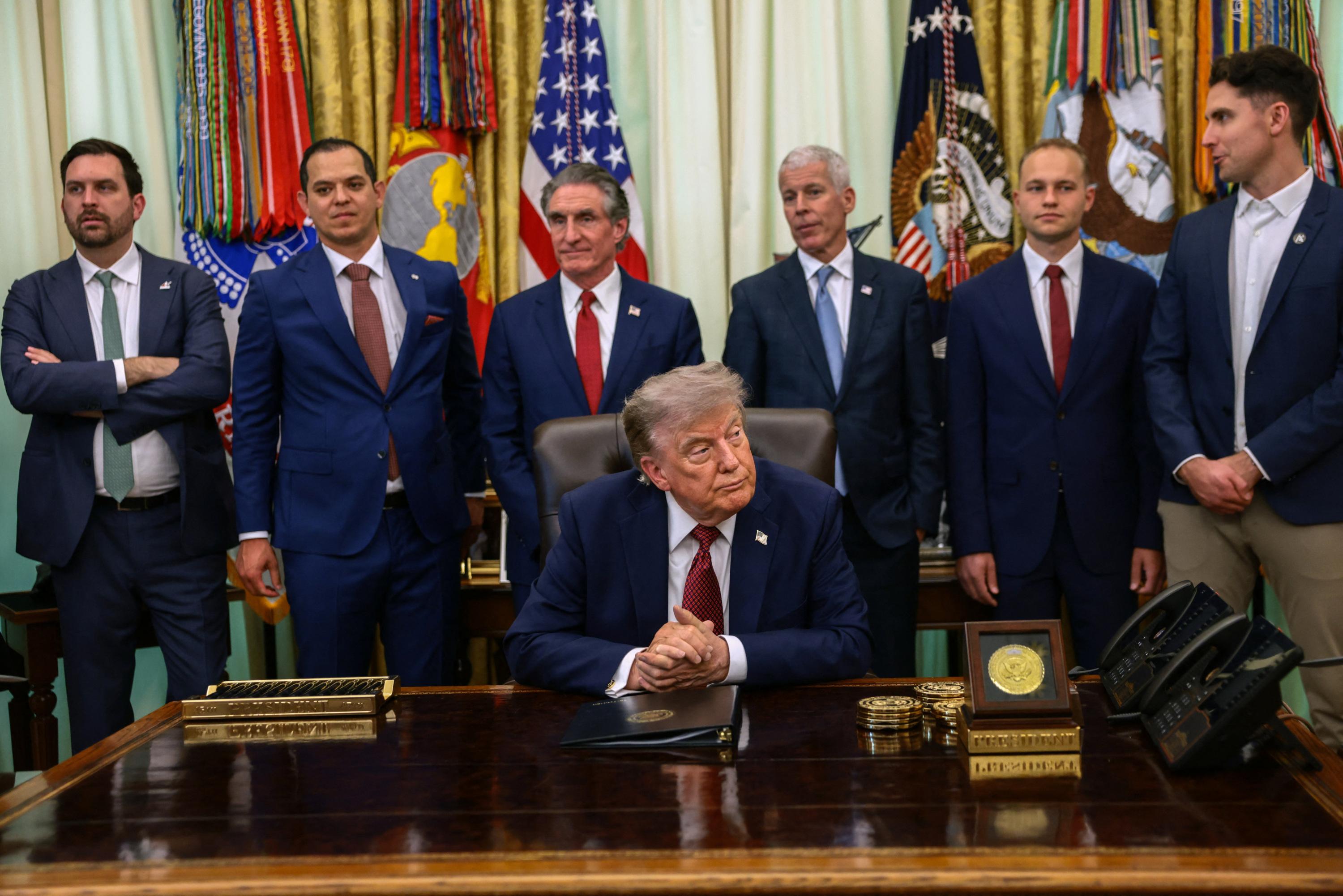 Donald Trump suspend ses frappes contre l’Iran par crainte de manquer de missiles