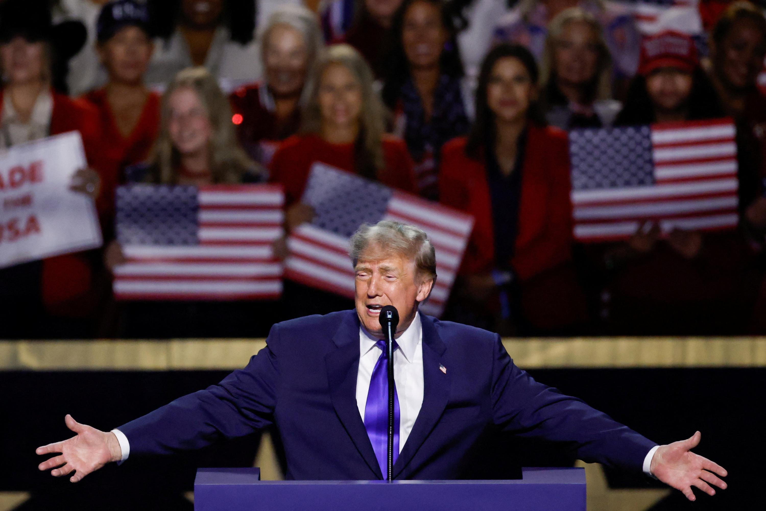«Midterms» : Trump promet un «dividende» de 5000 dollars par citoyen si son parti garde le contrôle du Congrès