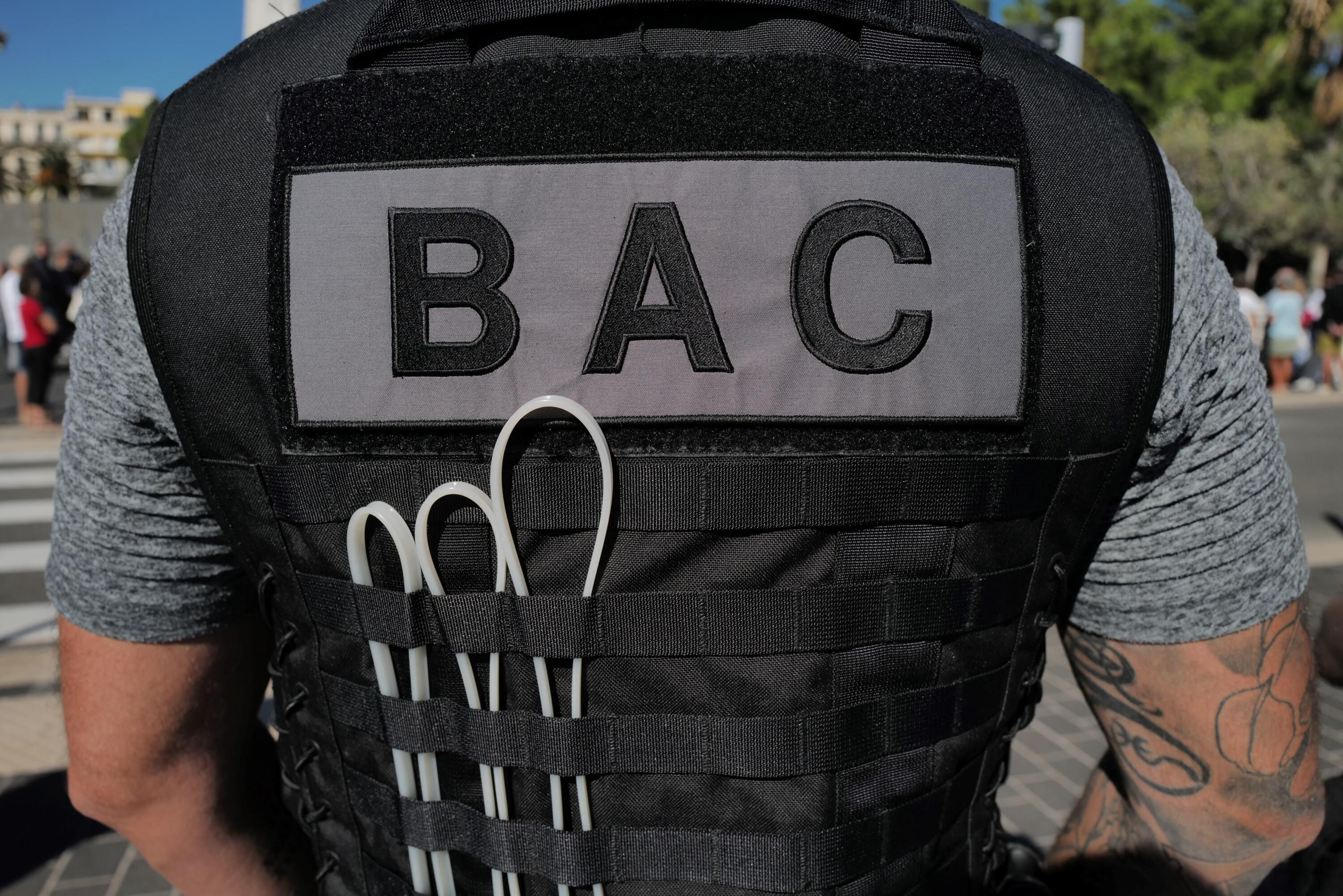 Une bijouterie braquée à Nice : des employés menacés par arme, deux suspects toujours recherchés