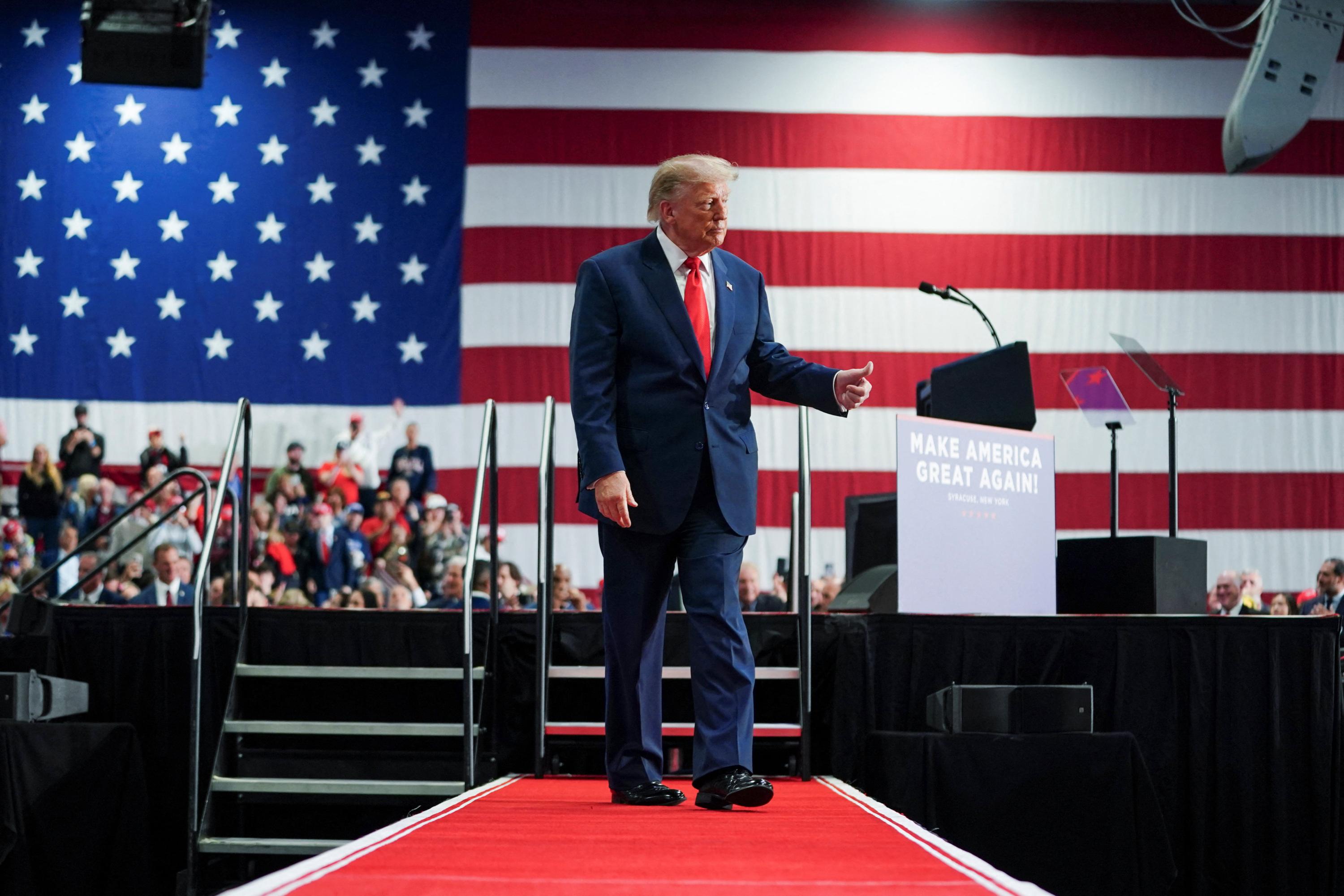 «On ne doit plus dire “maman” mais “parent enceint” !» : Trump étrille une loi new-yorkaise qui veut dégenrer le droit de la famille