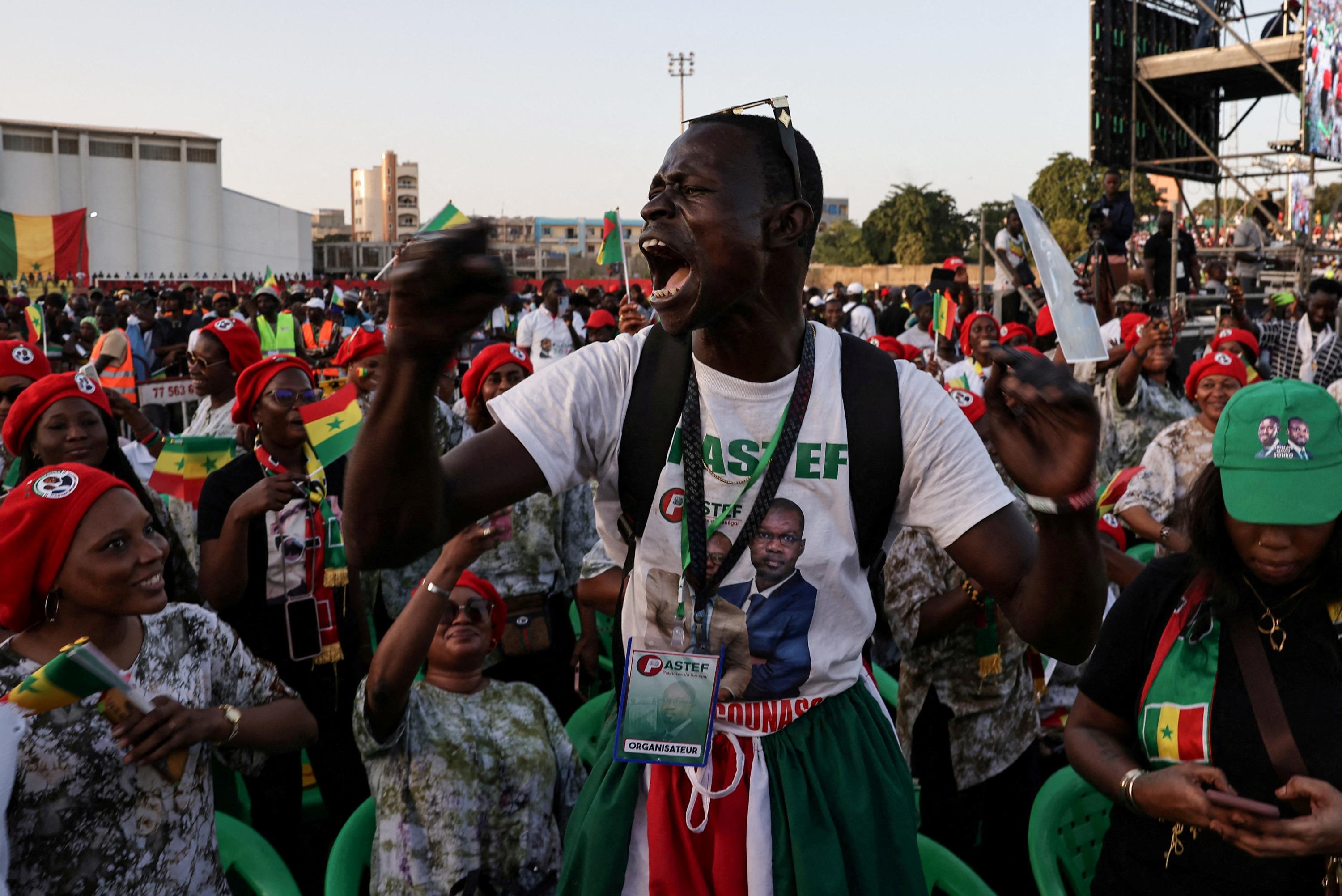 «On s’attendait à une nouvelle victoire mais peut-être pas d’une telle ampleur» : au Sénégal, le triomphe électoral du camp Sonko