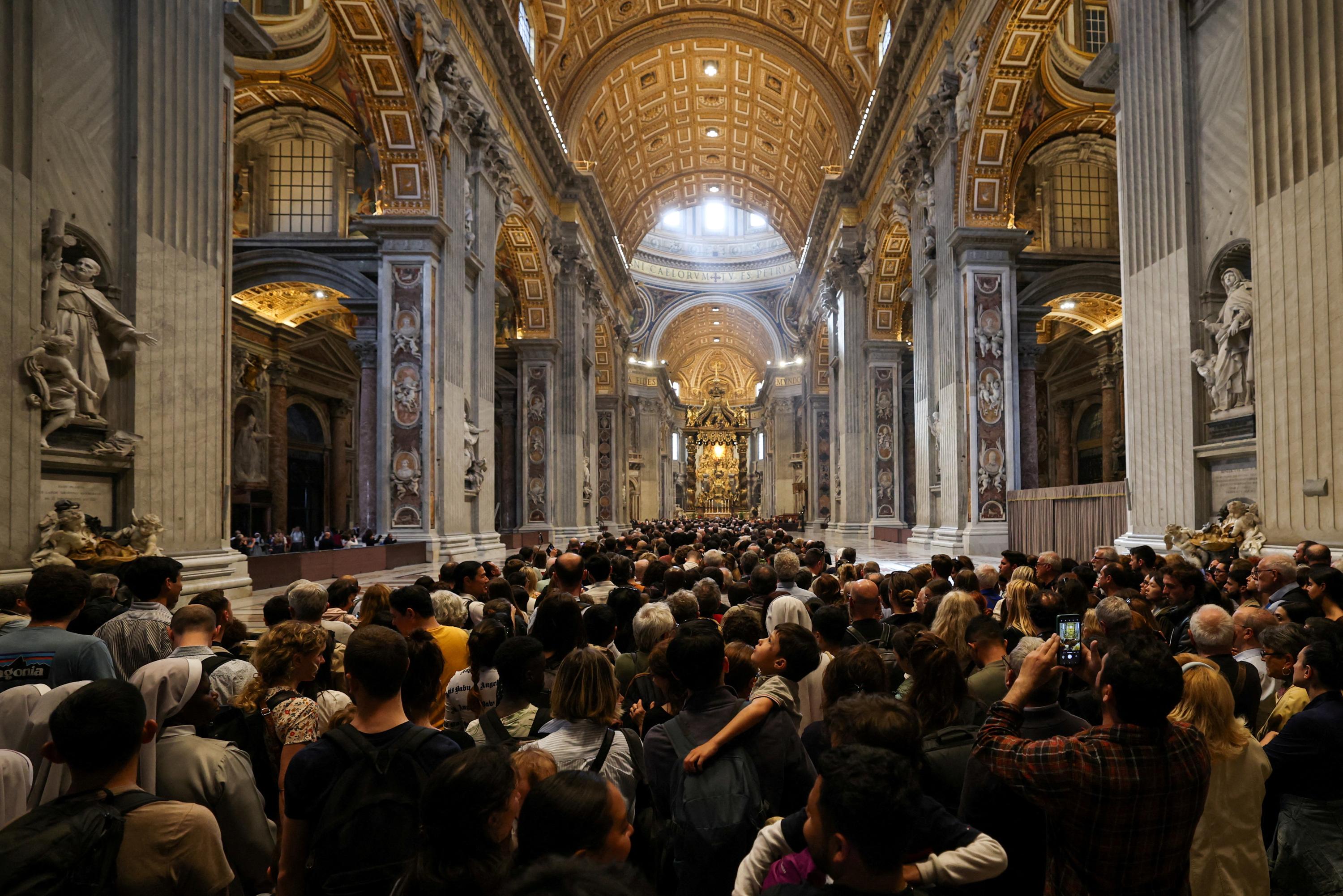 Mort du pape : le Vatican annonce neuf jours de deuil à partir de samedi