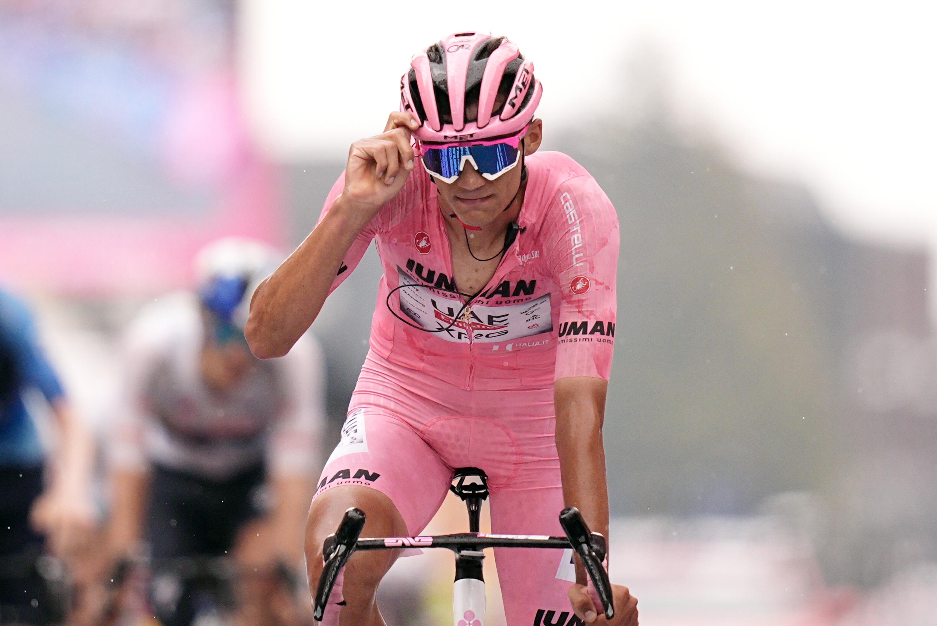 Cyclisme : Del Toro reviendra «plus fort» au Giro, Carapaz le critique