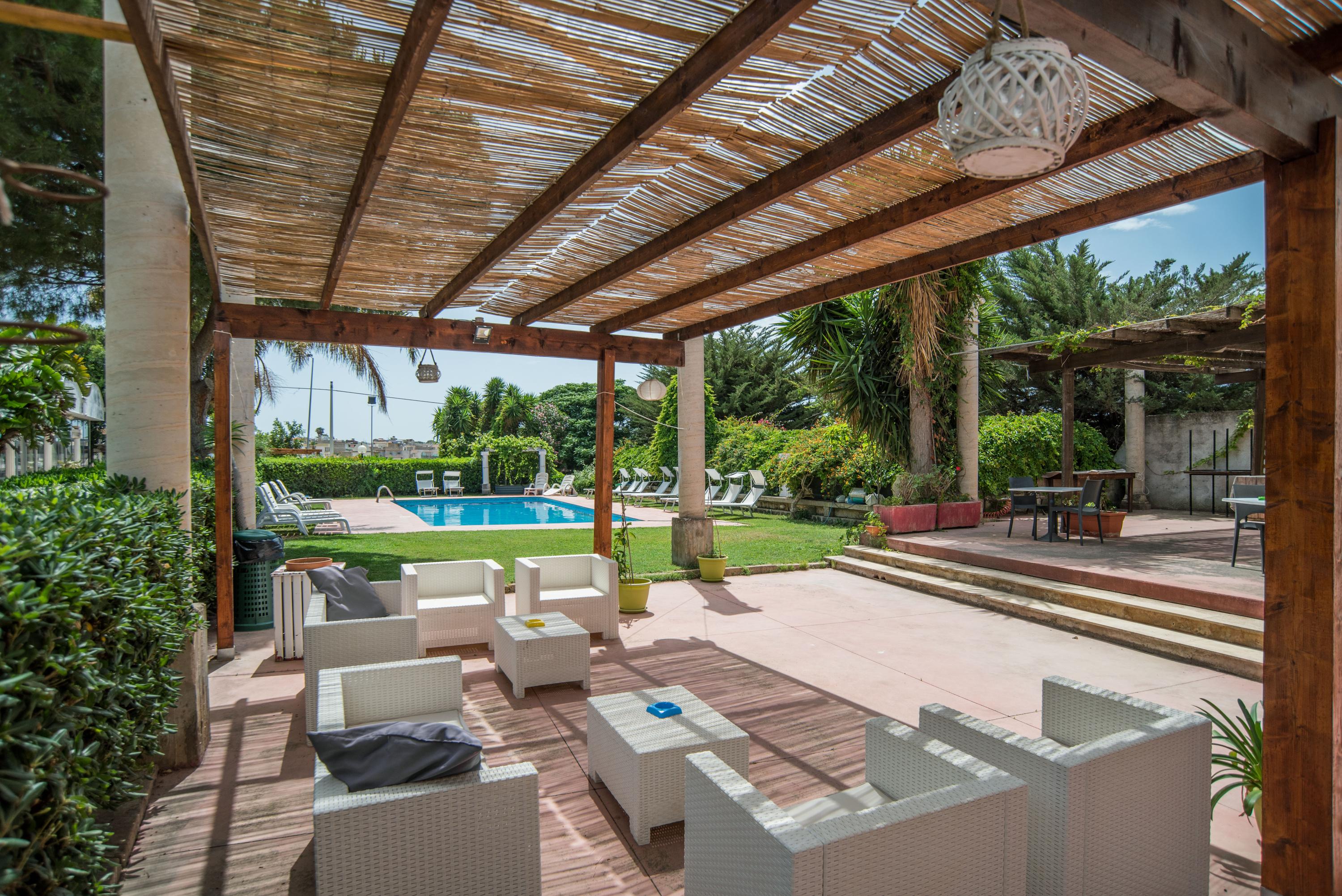Les propriétaires de cette villa de luxe de 300 m2 avec vue sur le golfe de Saint-Tropez la louent moins de 3 000 € par mois, l’administration fiscale tique