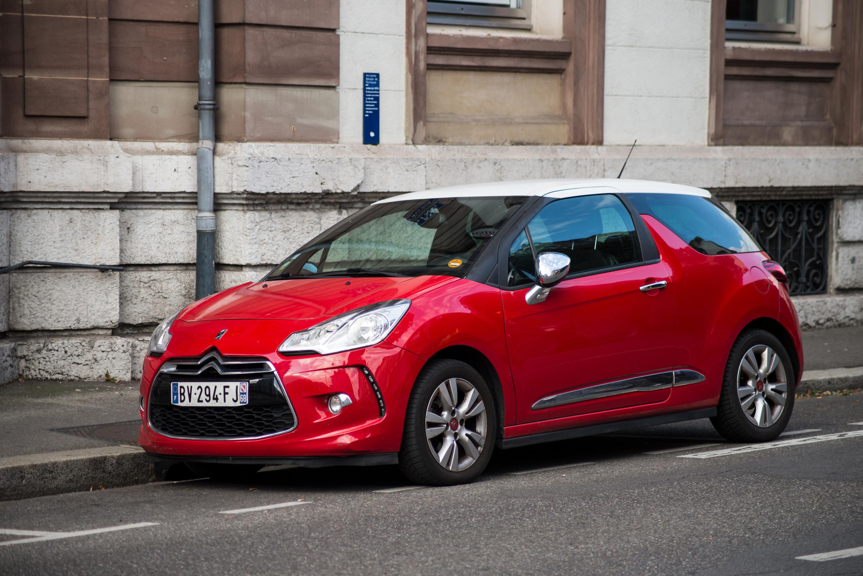 «Je joue à la roulette russe au volant de ma voiture» : la détresse des propriétaires de Citroën C3 et DS3 équipées d’airbags Takata