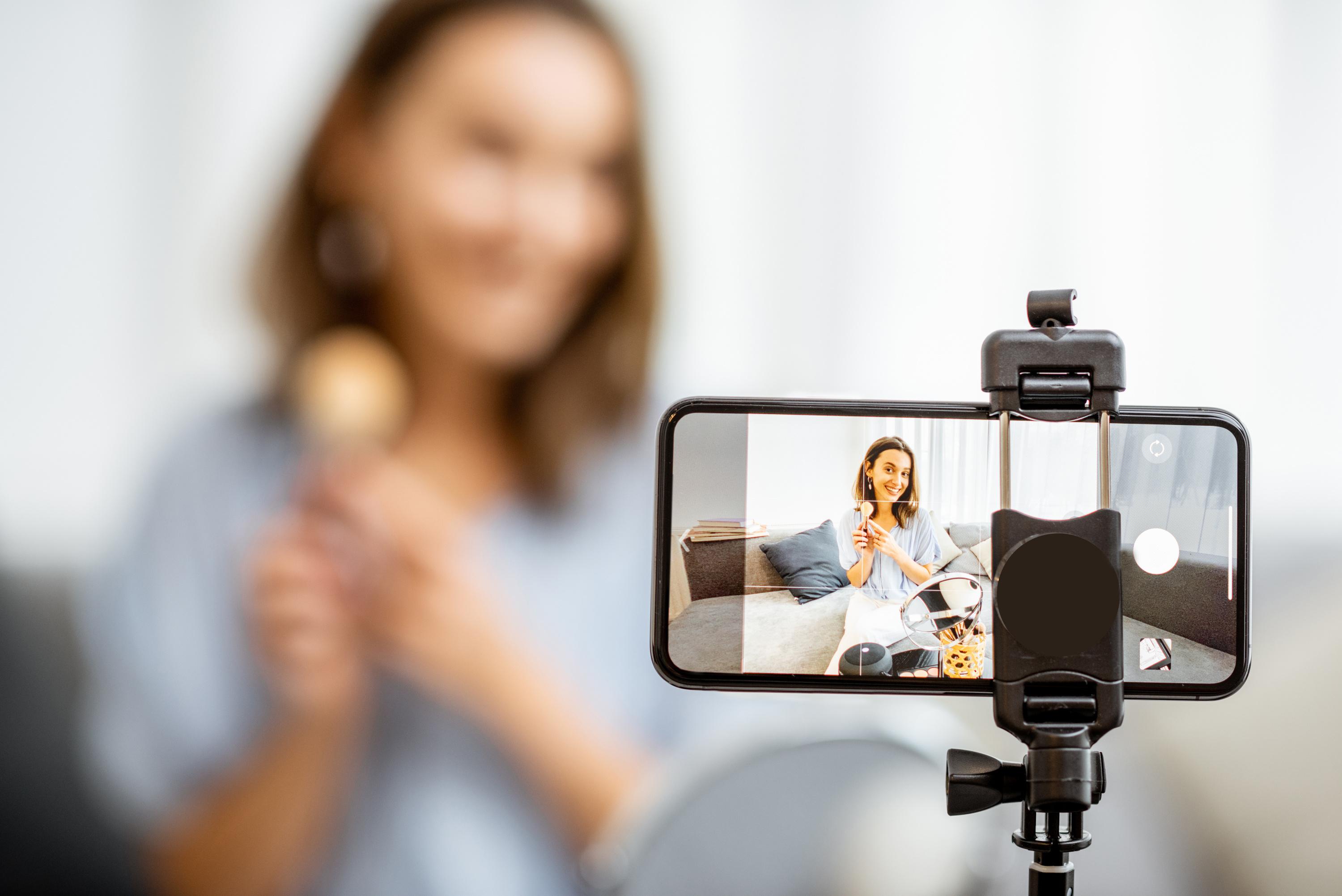 «Les performances sont bien meilleures» : le dynamisme du marketing d’influence chamboule le secteur publicitaire