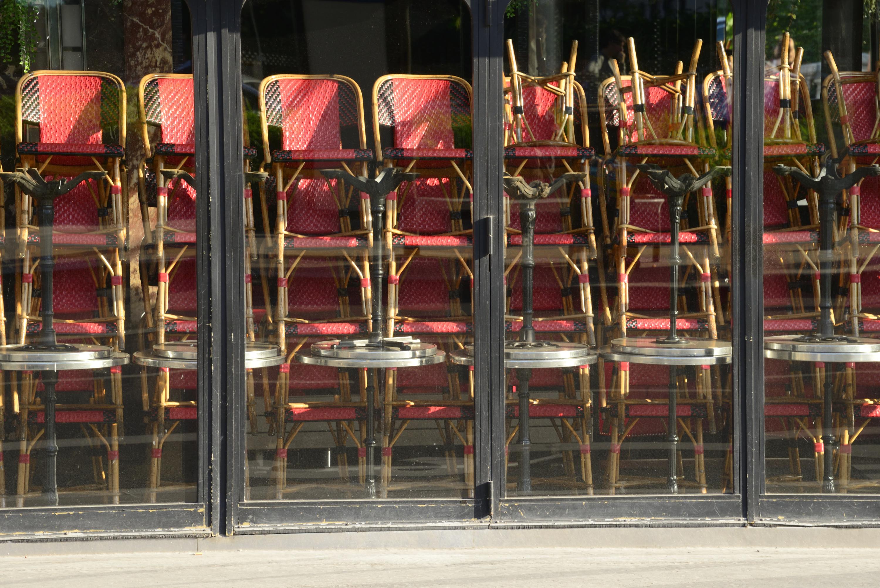 «Un risque majeur de fermeture» : pourquoi les restaurateurs s’inquiètent de l’application de la loi sur le 1er mai