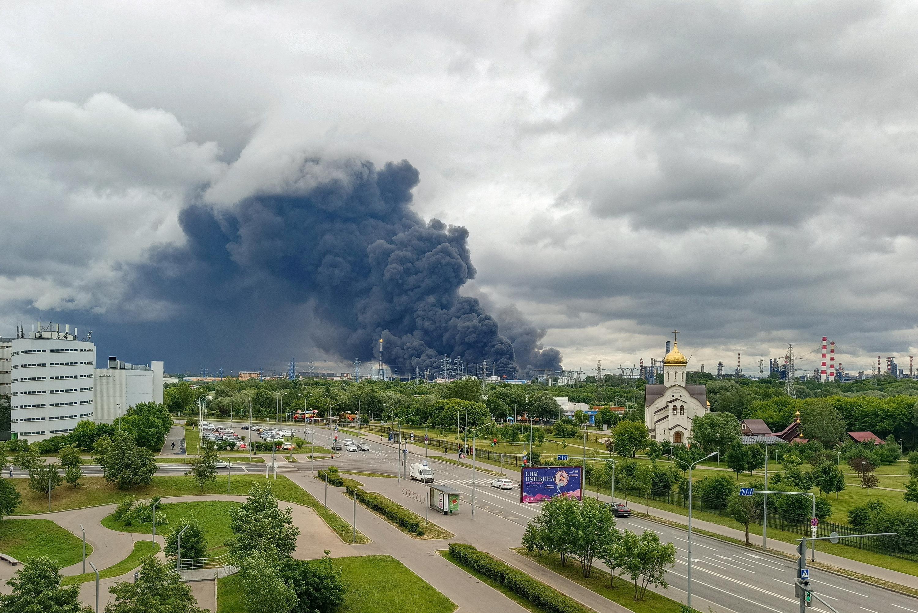 Un centre commercial et une raffinerie touchés, 550 drones utilisés... L’Ukraine frappe Moscou dans un raid de « grande envergure »