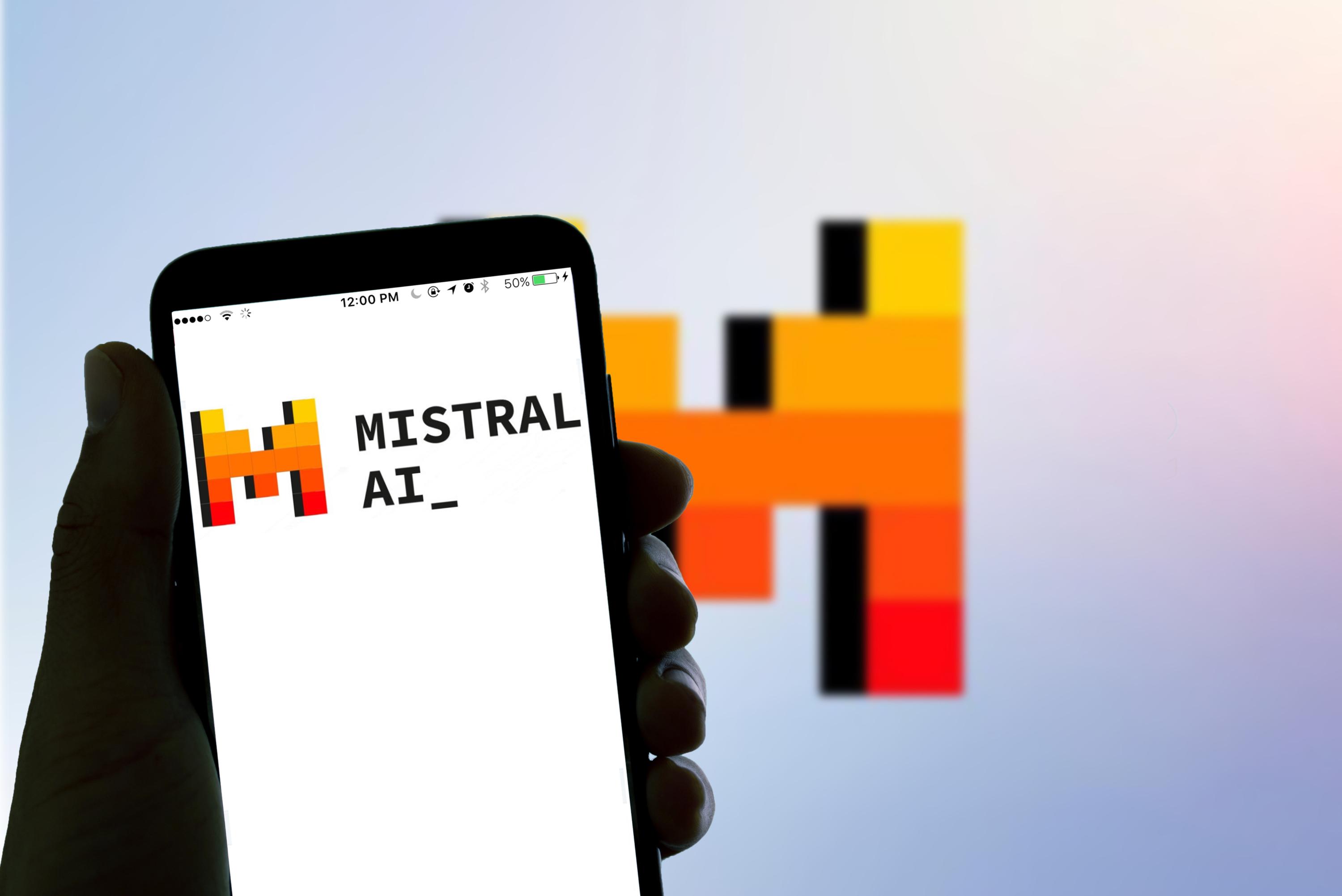IA : Microsoft signe un accord de «plusieurs milliards» de dollars avec Mistral pour développer ses capacités de calcul européennes