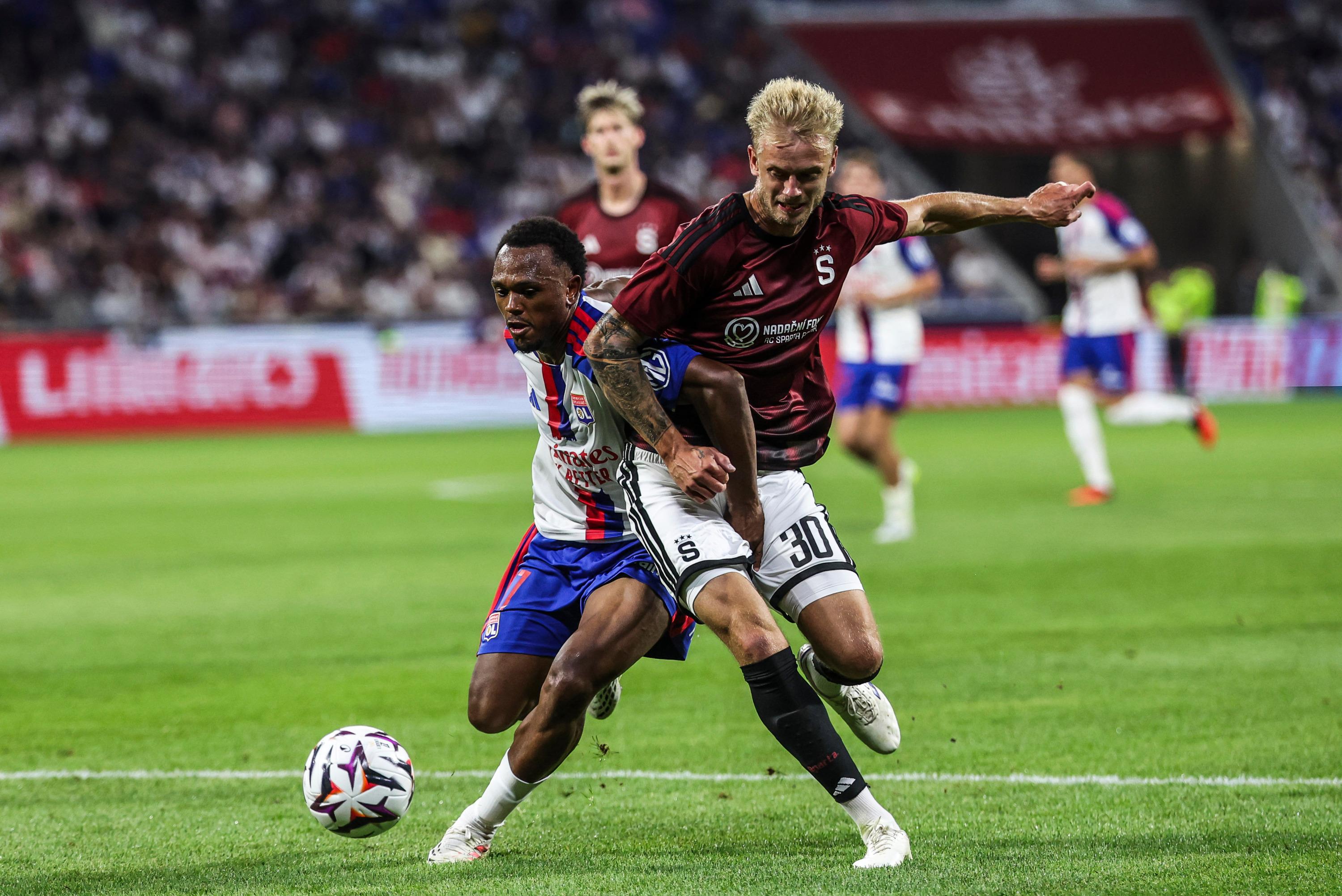 EN DIRECT - Lyon-Sparta Prague : l’OL prend le large face à des Tchèques réduits à dix et entrevoit la qualification