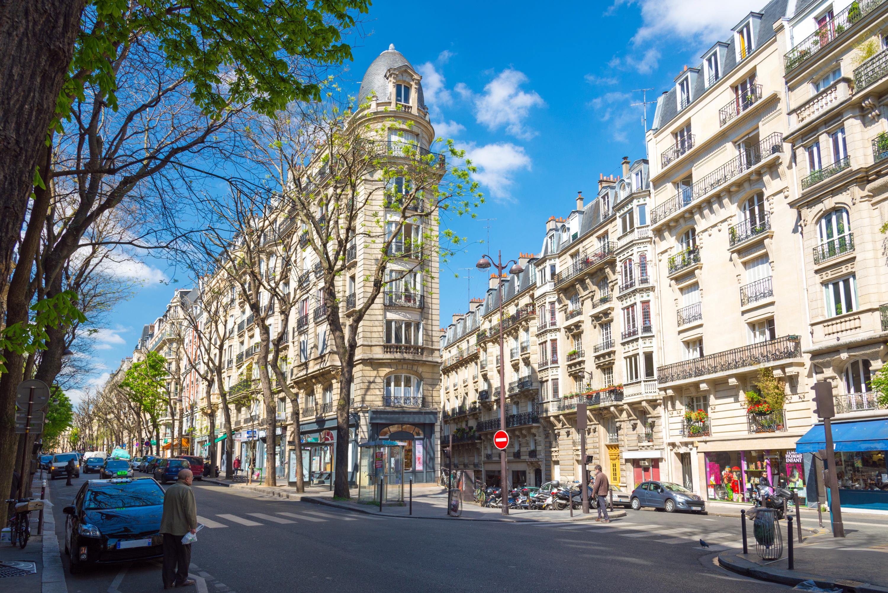 « Ce sont des amoureux de Paris » : ces quartiers où les acheteurs étrangers grignotent du terrain