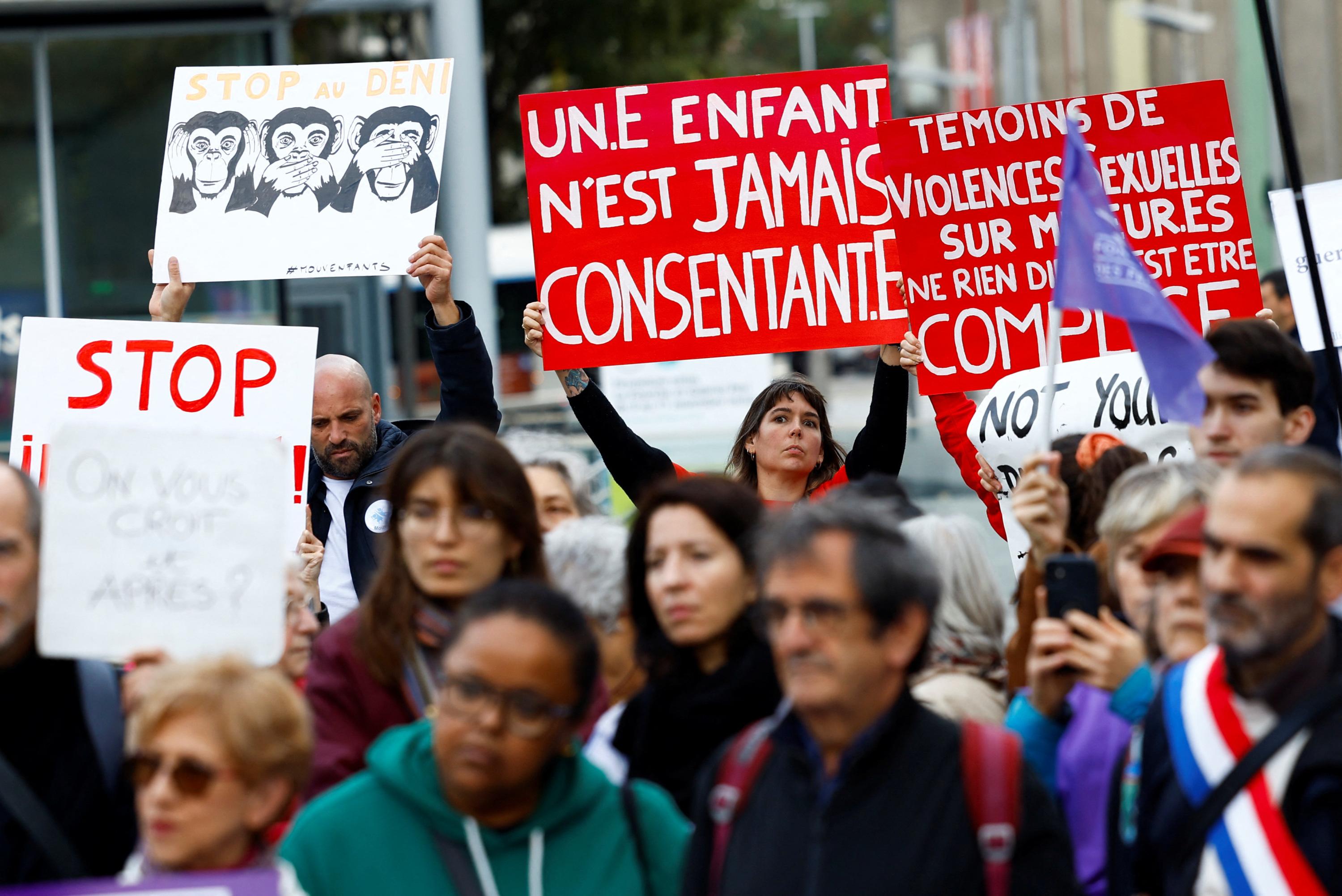 Violences sexuelles : des dizaines de manifestations devant les palais de justice aux quatre coins de la France