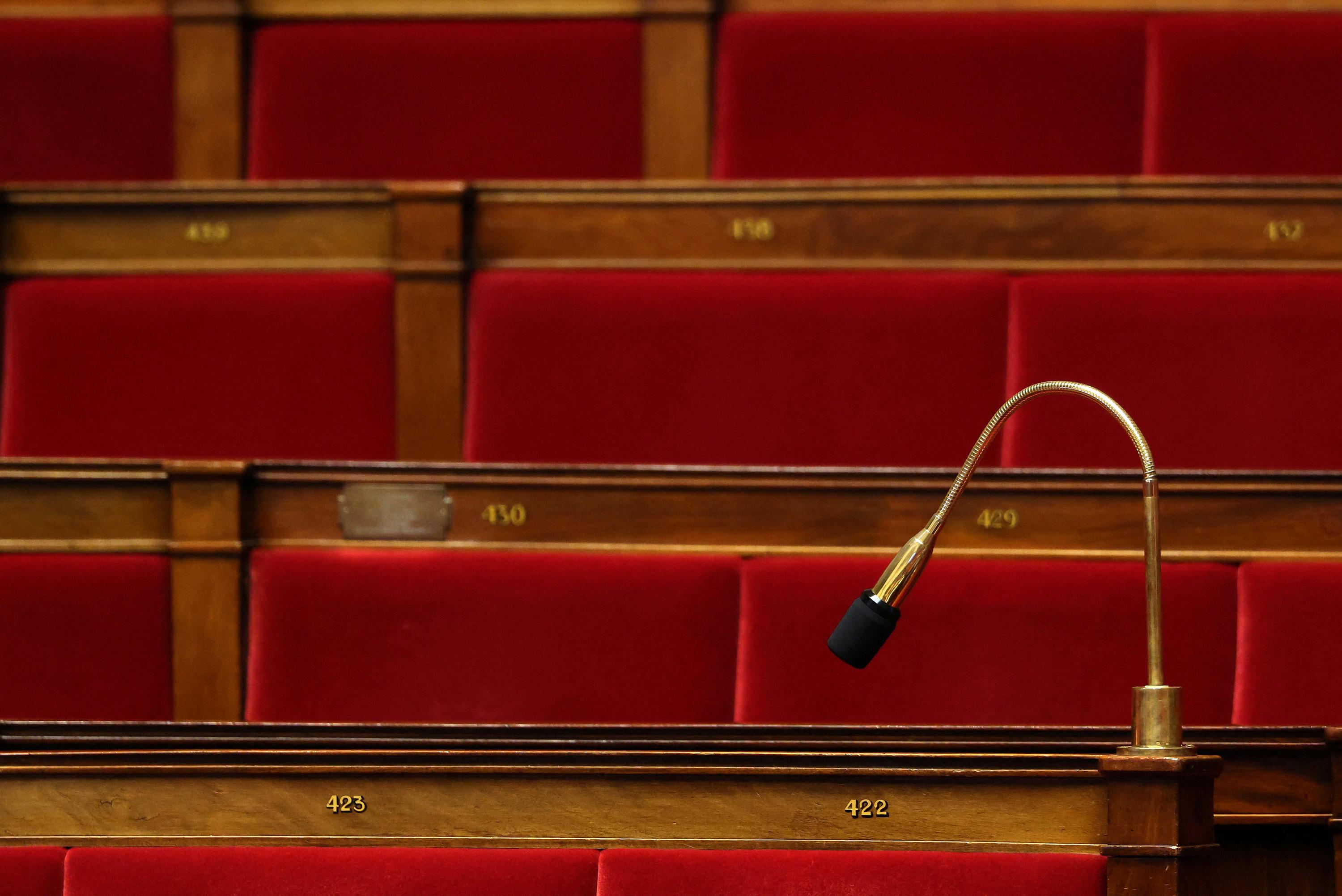 Parlamento francese propone chiarimento sulla “communauté de vie” per tutelare le coppie conviventi e ridurre l’incertezza giuridica