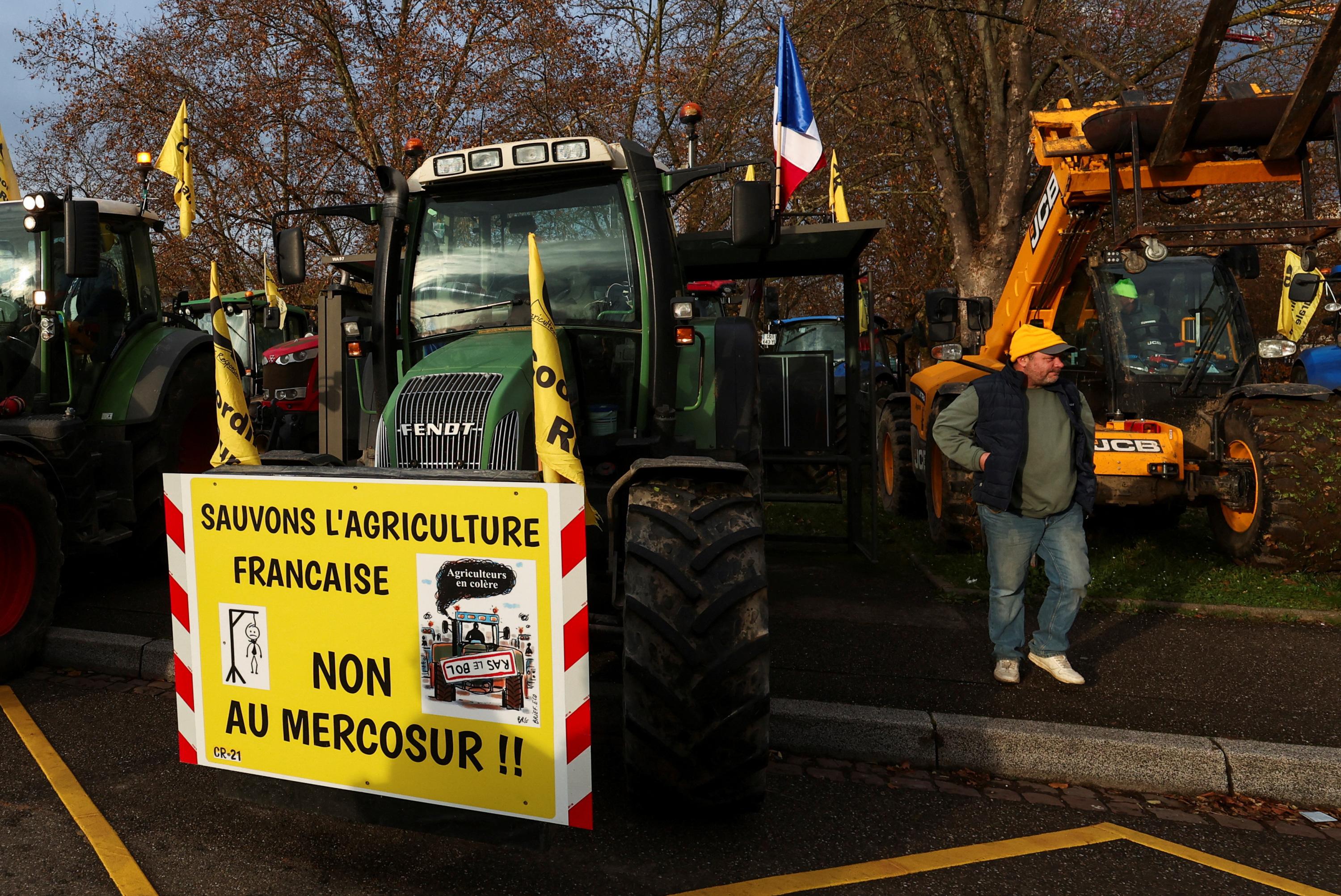 Colère des agriculteurs : des membres des JA de l'Aude bloquent le port de Port-la-Nouvelle