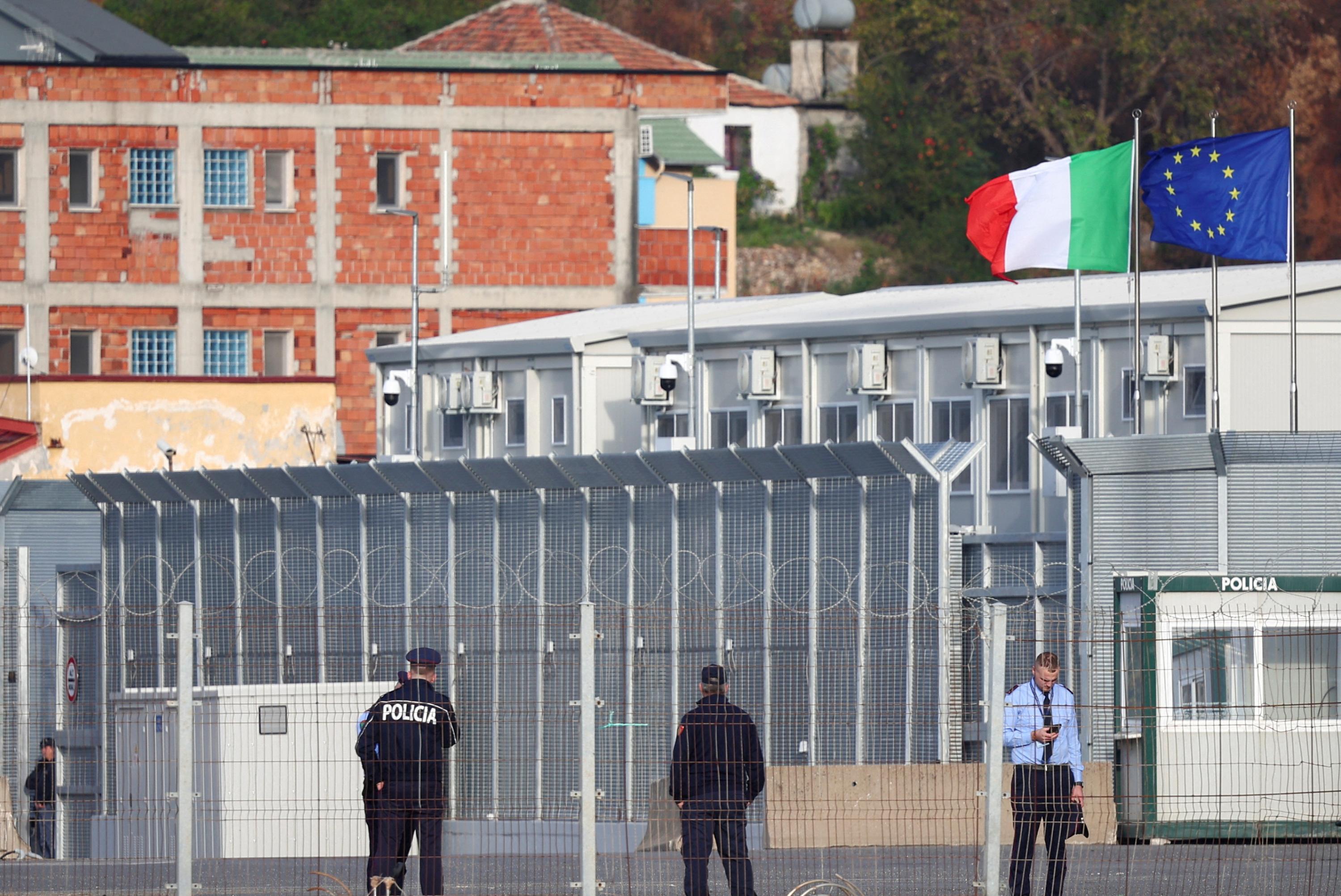 Italie : le gouvernement veut poursuivre l’accord avec l’Albanie sur les migrants