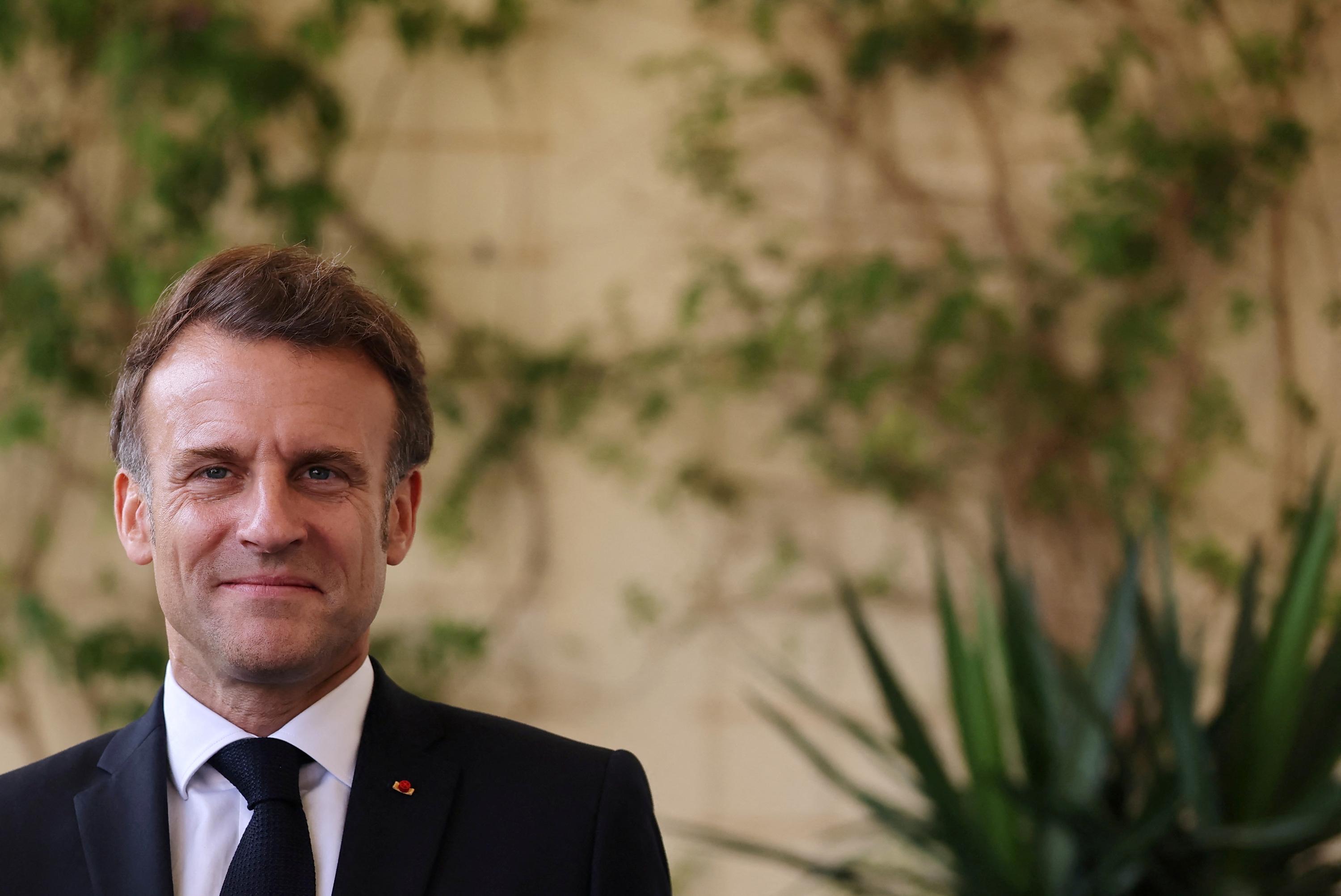 Visées de Trump sur le Groenland : Emmanuel Macron dit qu’il se rendra dimanche dans ce territoire pour éviter toute «prédation»