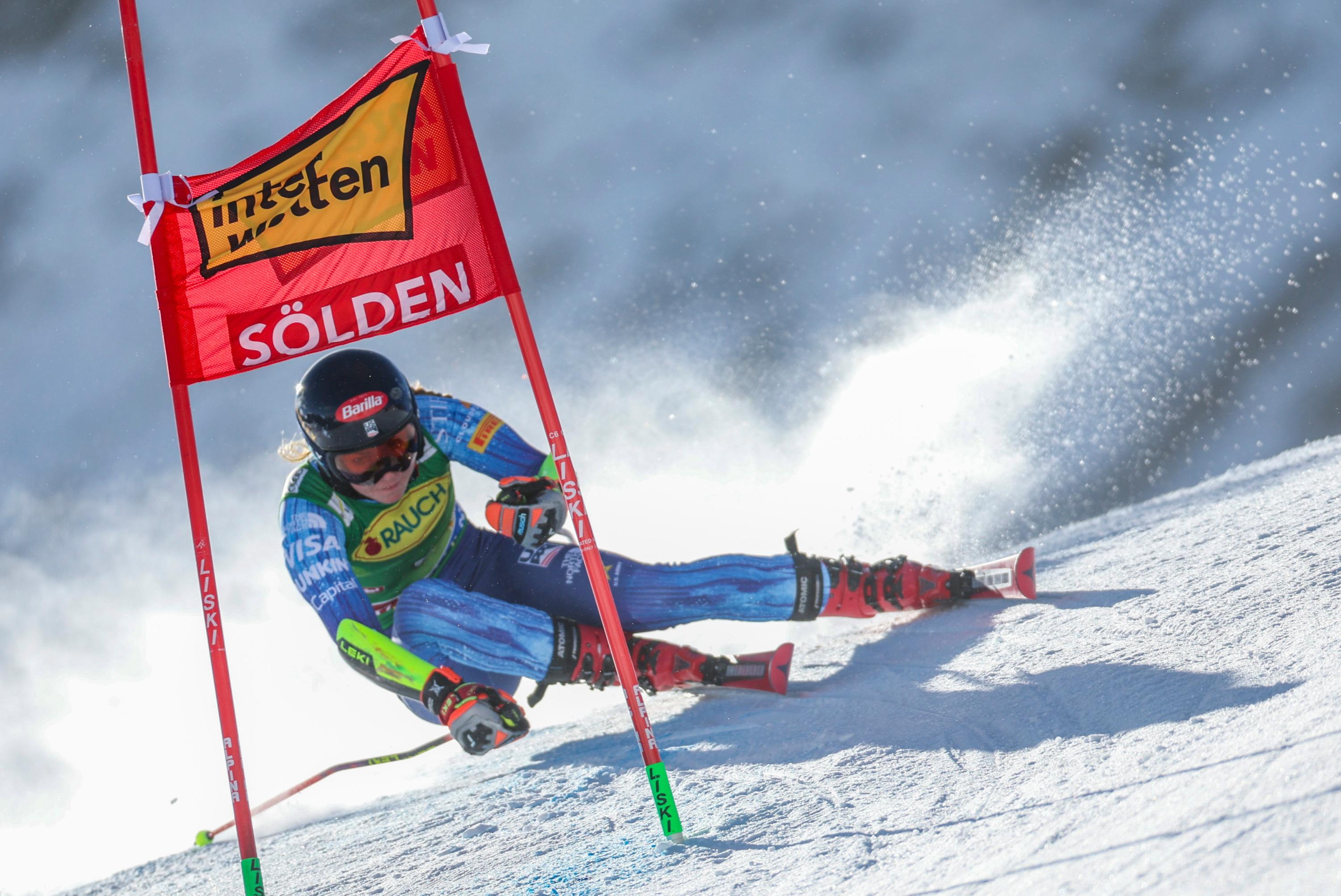 Ski alpin : Mikaela Shiffrin domine la première manche du géant d’ouverture à Sölden