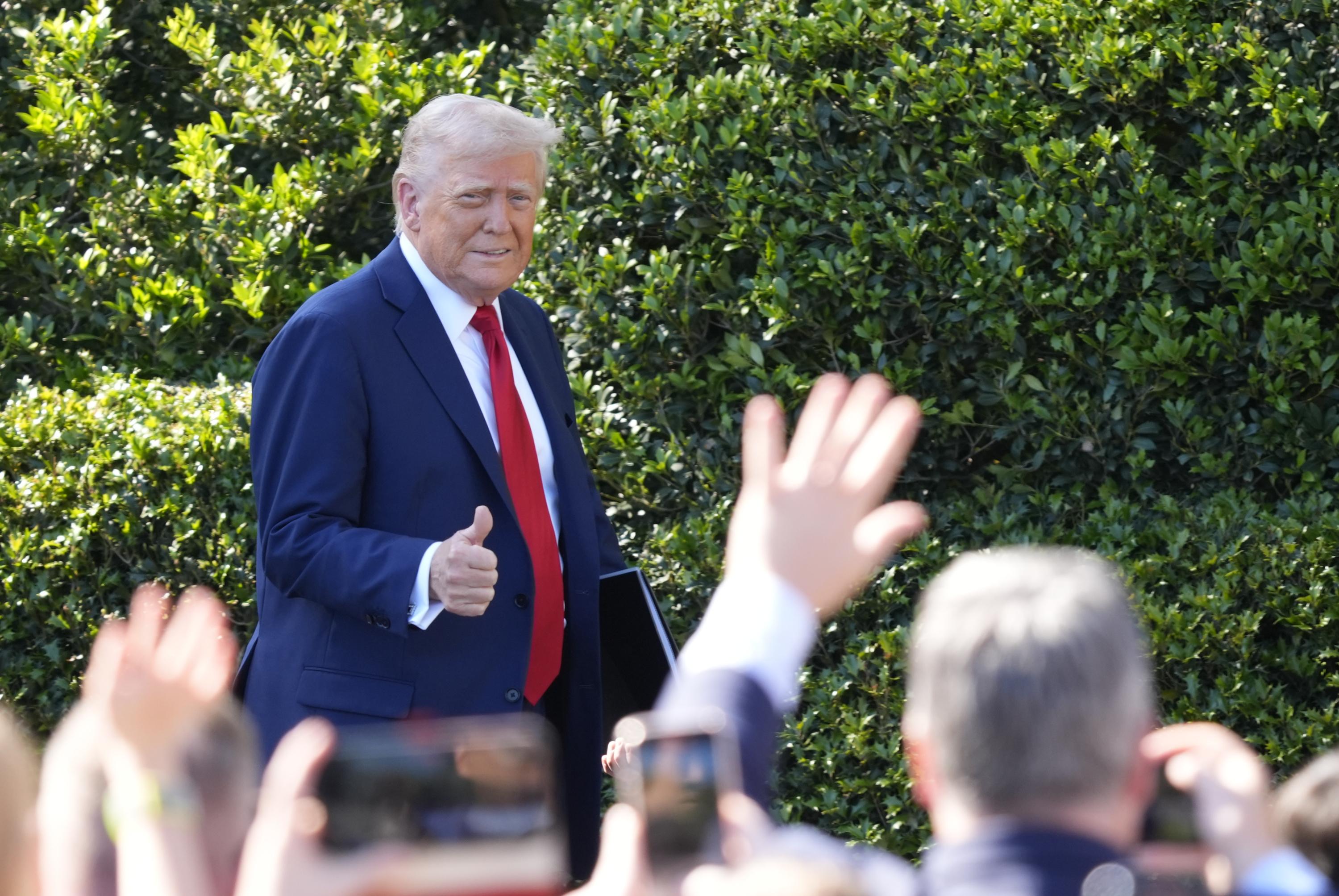 Coupe du monde 2026 : Donald Trump promet une expérience «sans accroc» aux fans étrangers