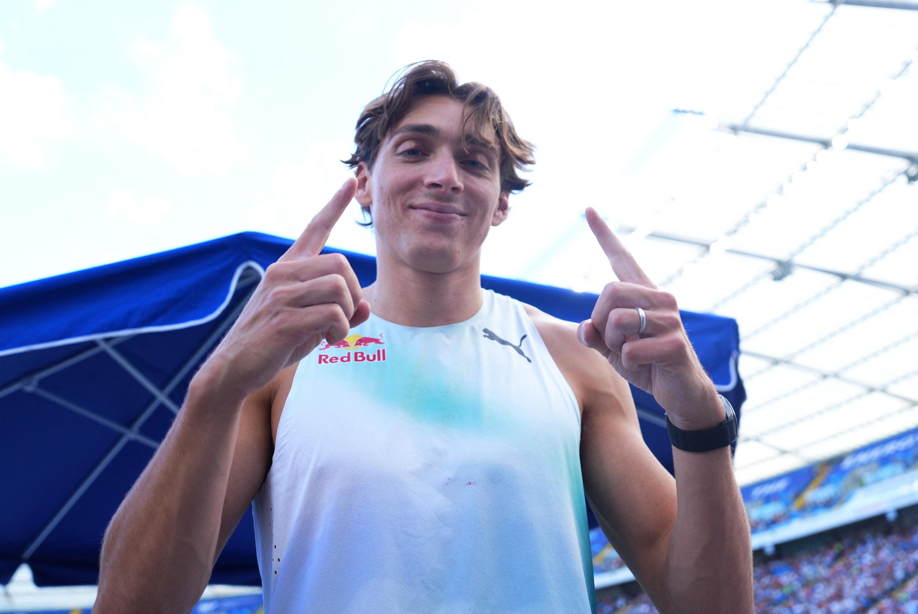 Athlétisme : poussé dans ses retranchements par Karalis, Duplantis s'impose avec 6,20 m à Chorzow