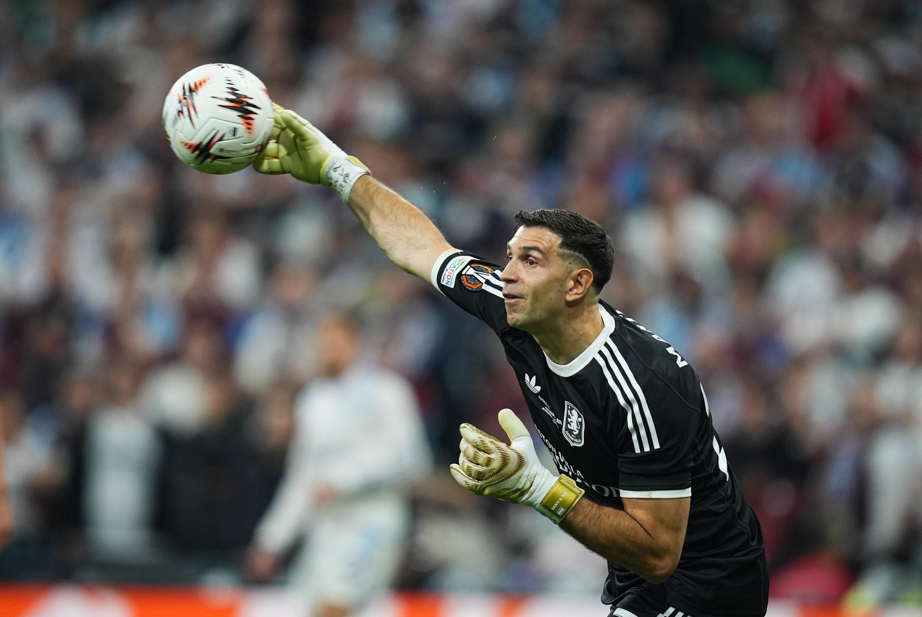 Mercato : le gardien argentin Emiliano Martinez s’engage avec Chelsea