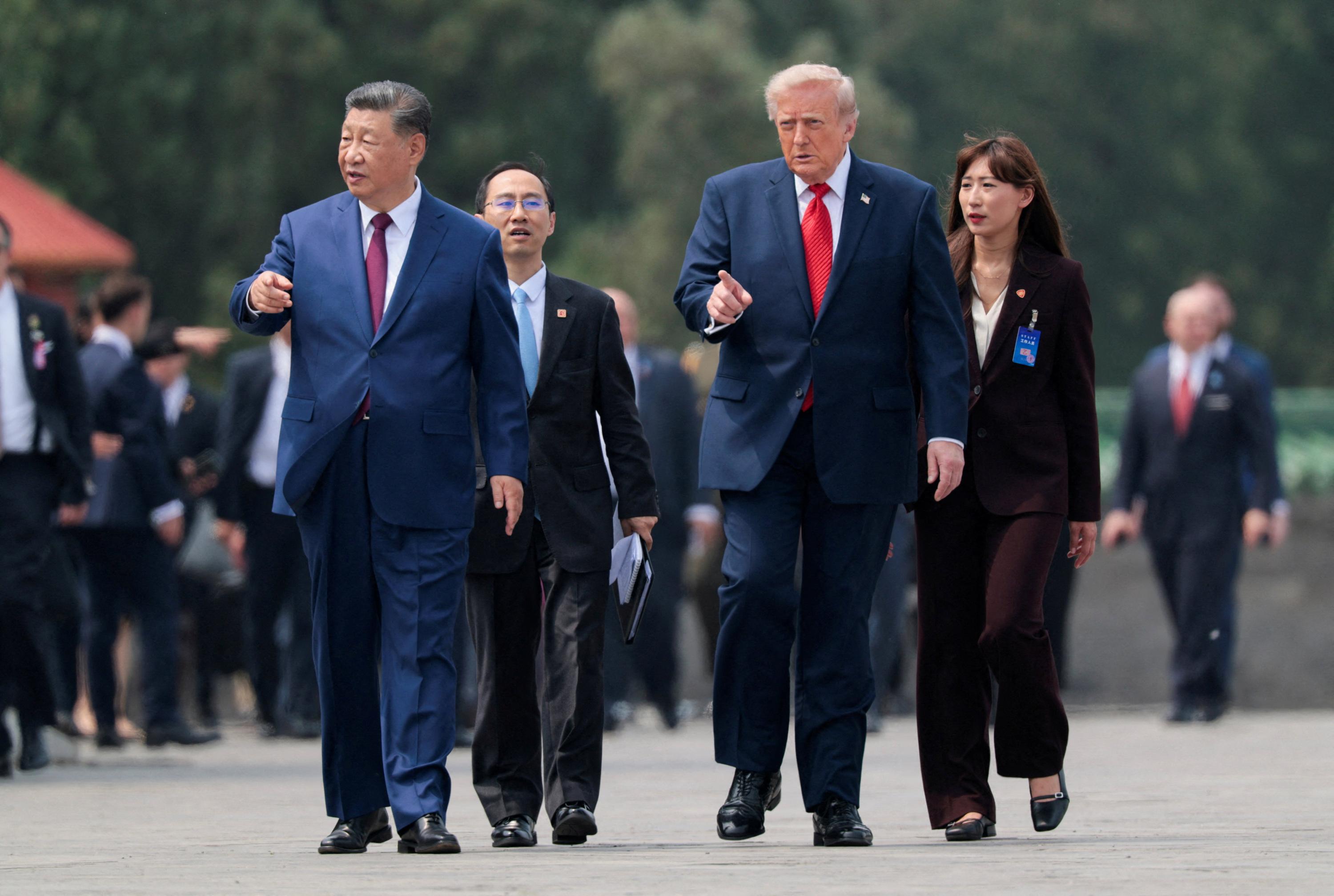 Donald Trump fera à Xi Jinping le rare honneur de l'accueillir à sa descente d'avion lors de sa visite à Washington