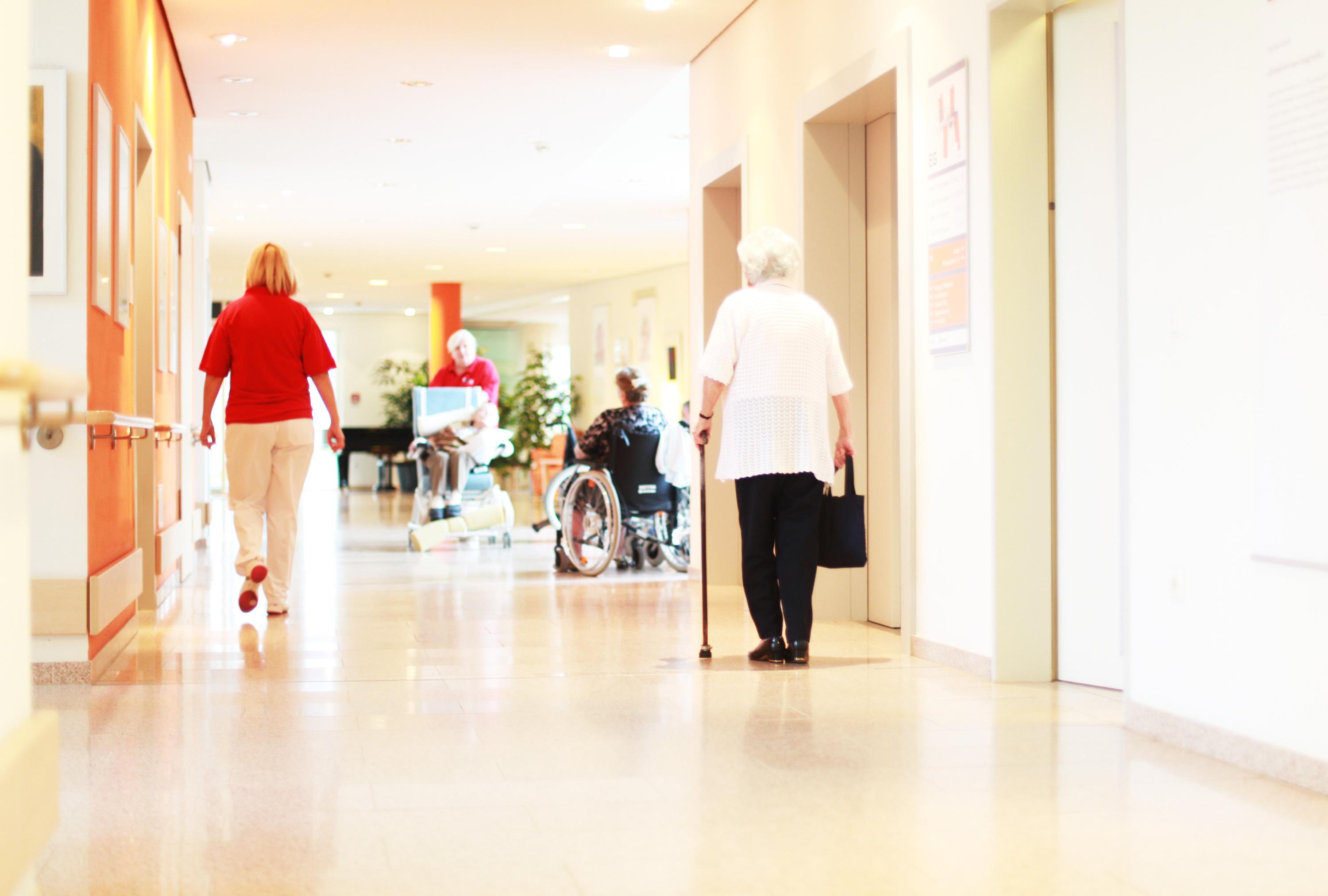 Ce lundi 4 novembre, le tribunal de commerce de Paris étudiera les offres de reprises des activités de la branche senior de Réside Etudes. Image d’illustration.