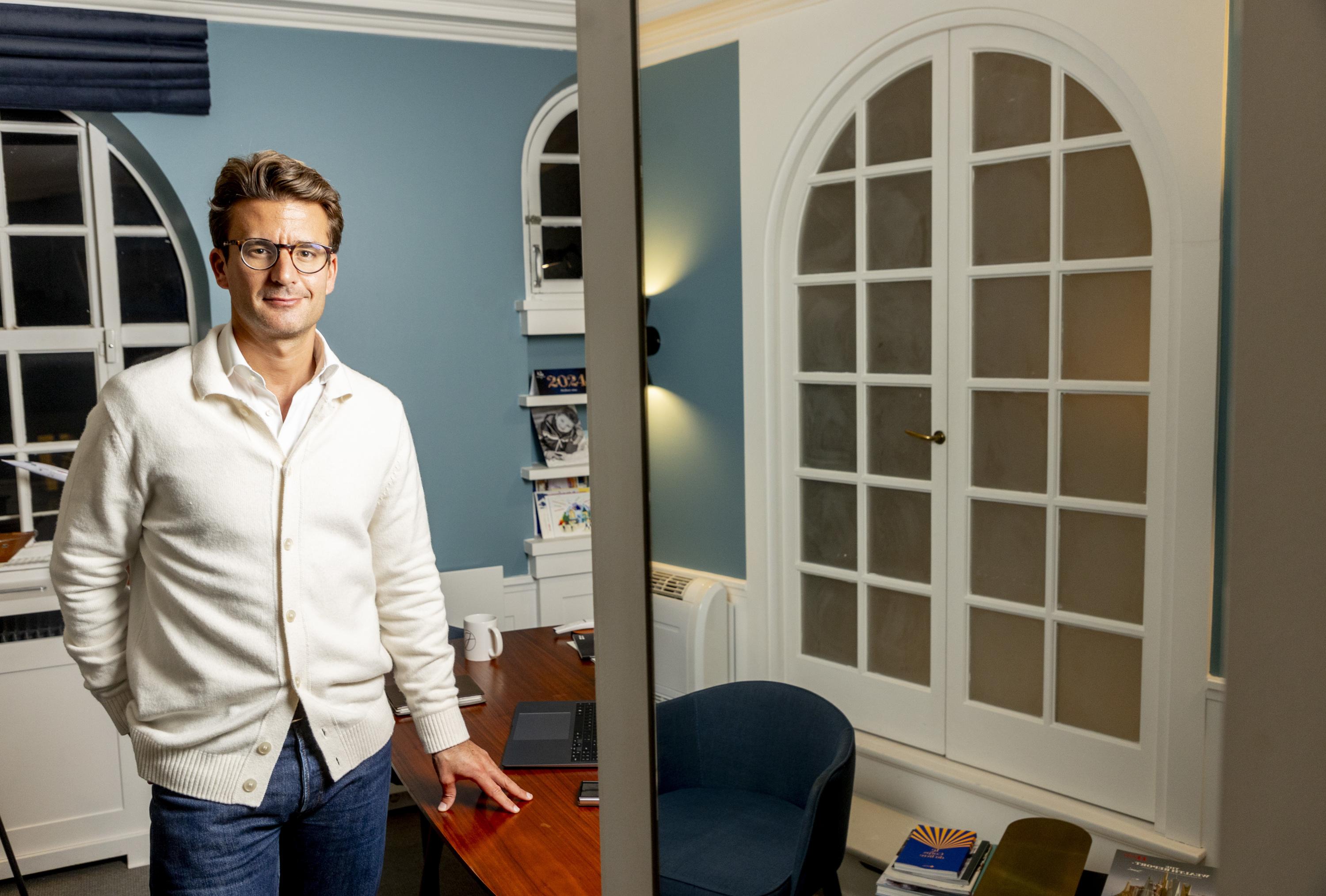 Sébastien Kuperfis, dans son bureau de la butte Montmartre.&nbsp;