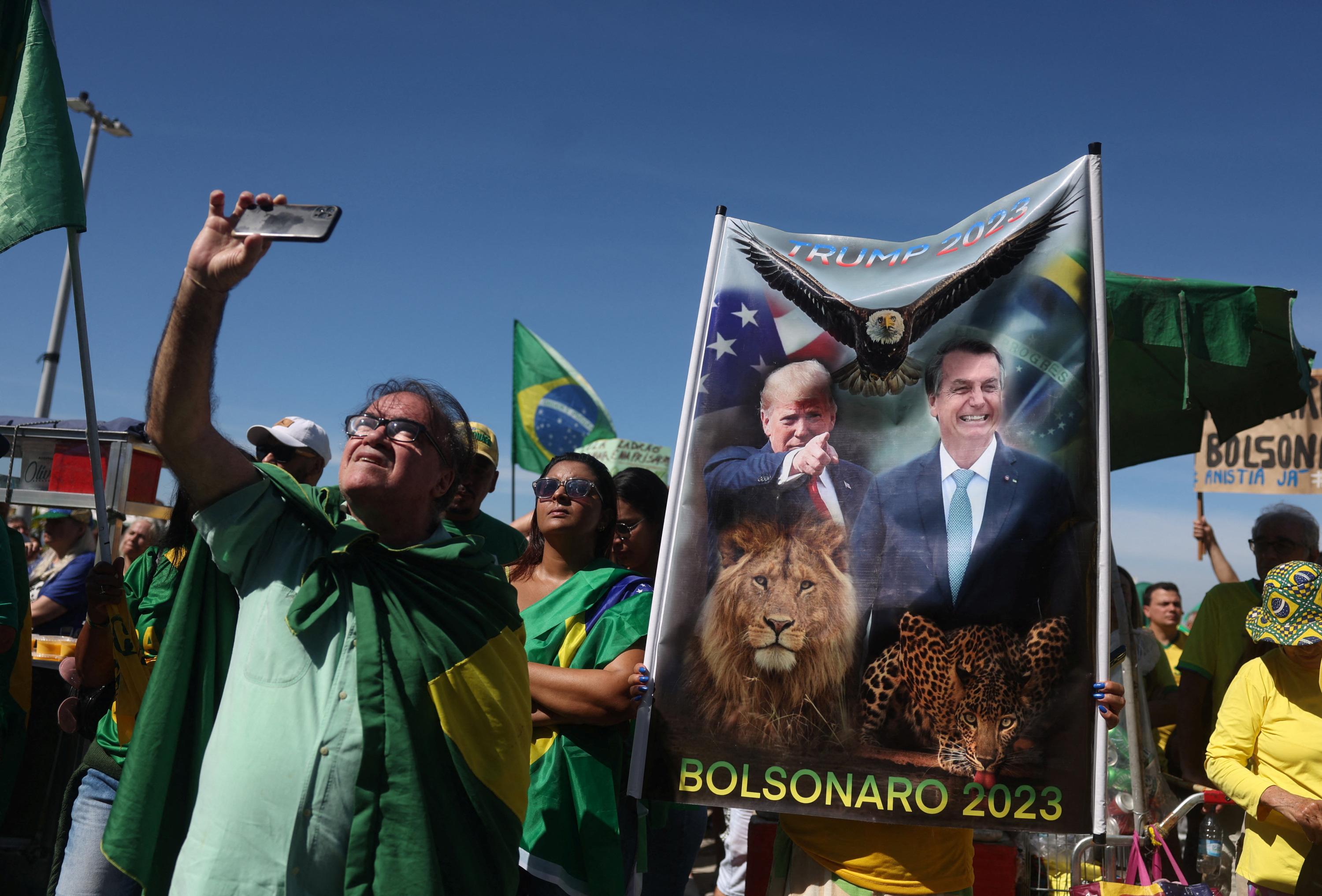 Au Brésil, les sanctions américaines contre le pouvoir poussent les pro-Bolsonaro dans la rue