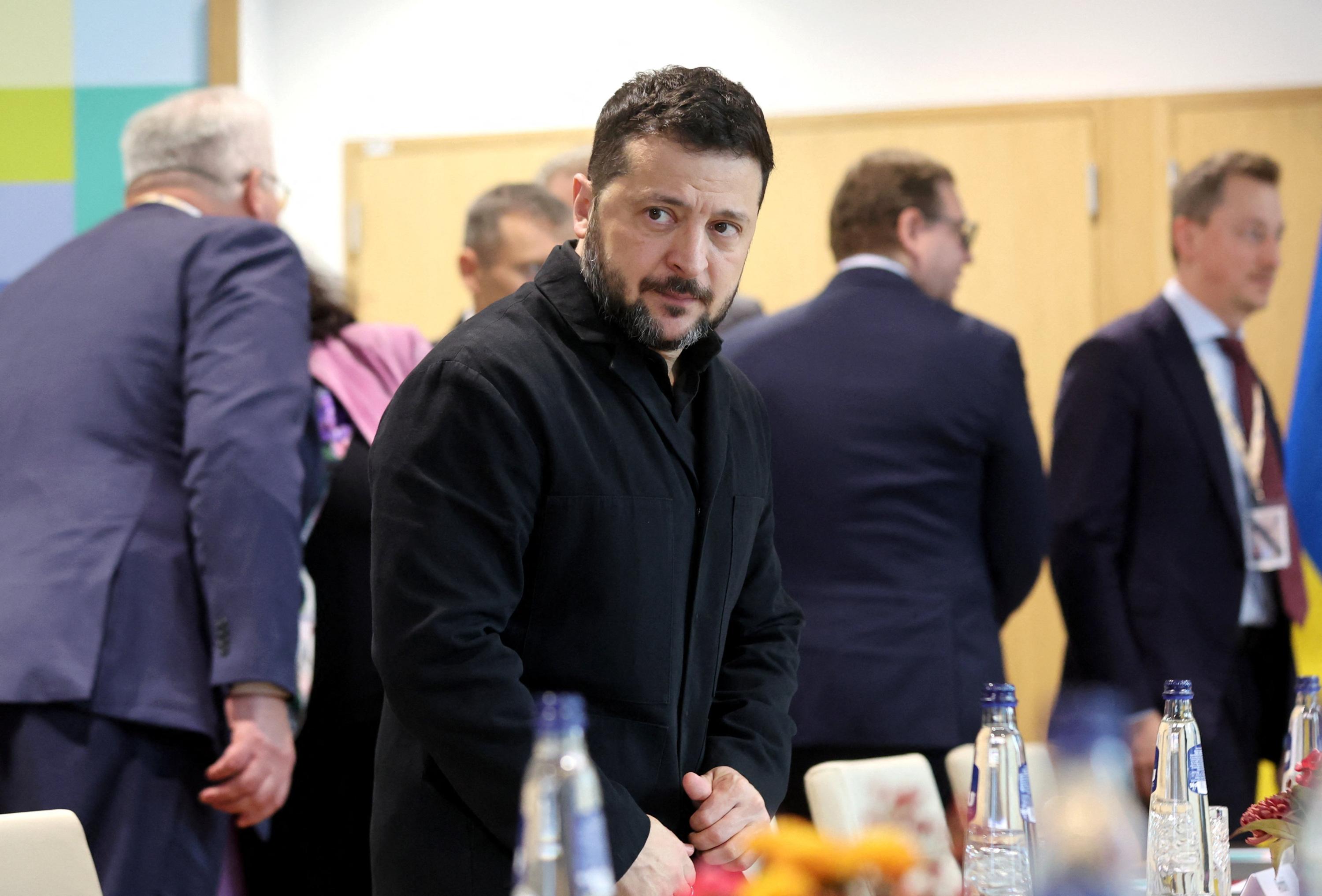 EN DIRECT - Guerre en Ukraine : «On parle avec certains pays, dont la France, pour obtenir des capacités de défense supplémentaires», affirme Volodymyr Zelensky