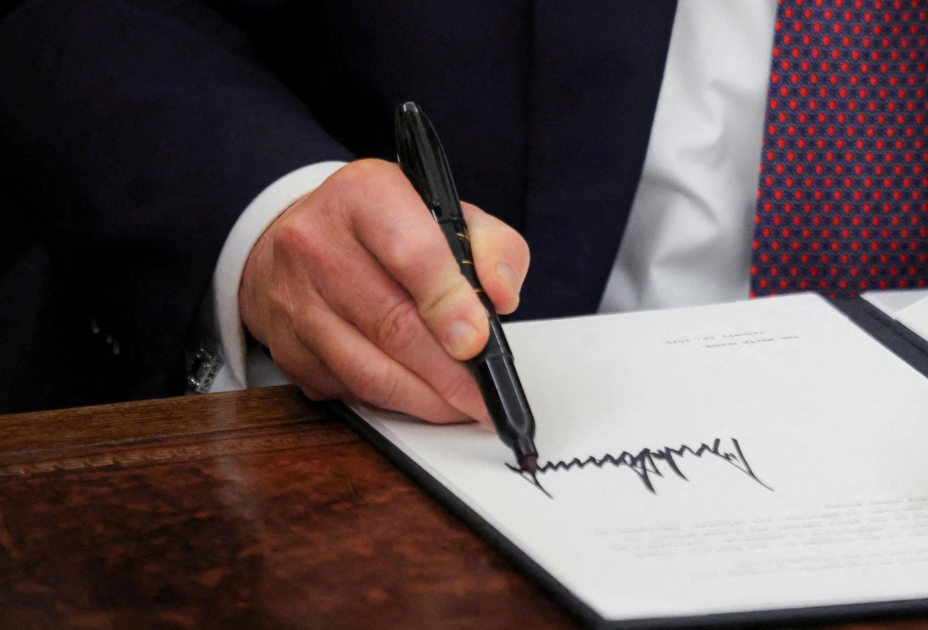 Trump enclenche une nouvelle sortie avec fracas de l'accord de Paris sur le climat