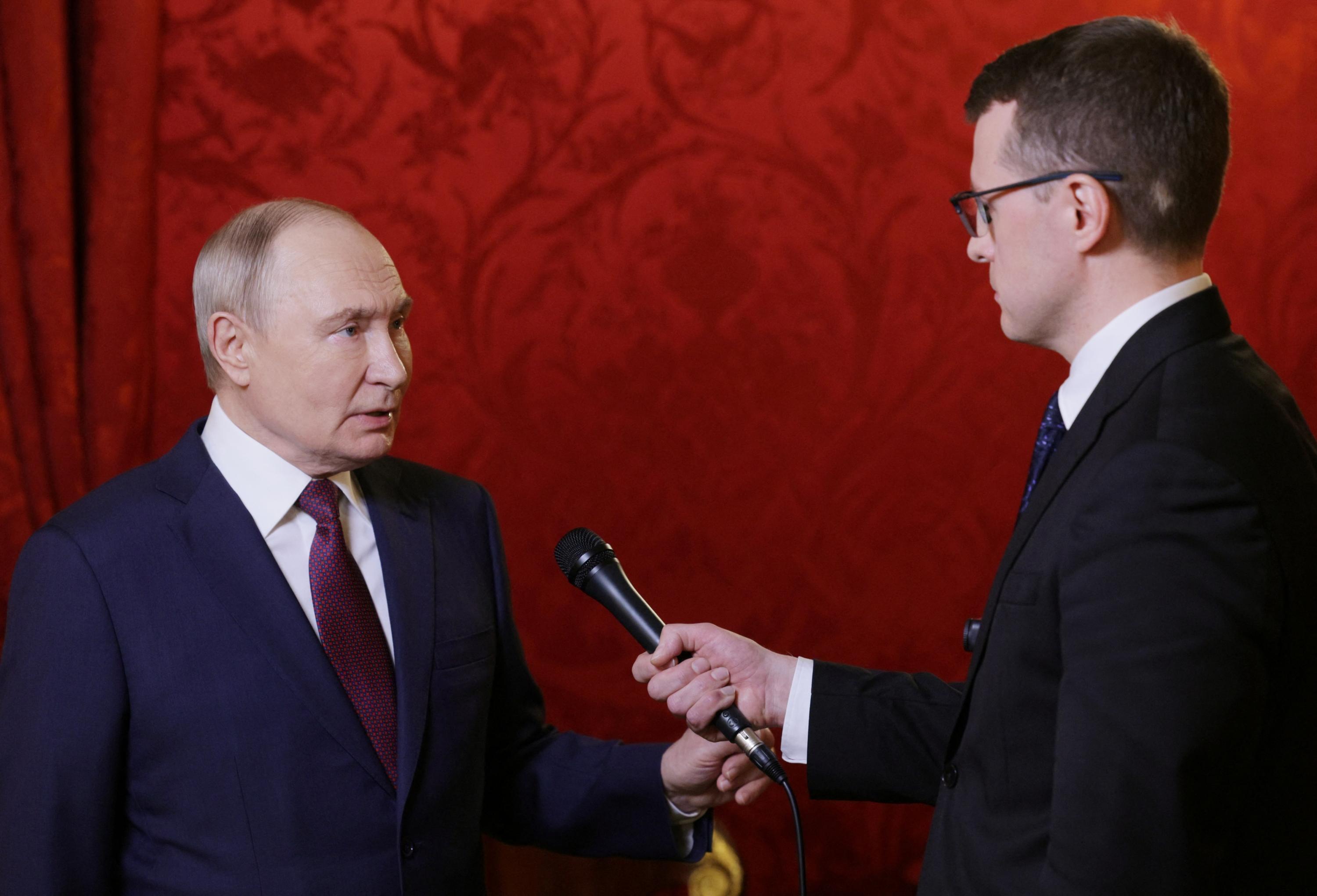 Guerre en Ukraine : Vladimir Poutine soutient que la Russie est prête à négocier un accord final, pas une trêve «courte»