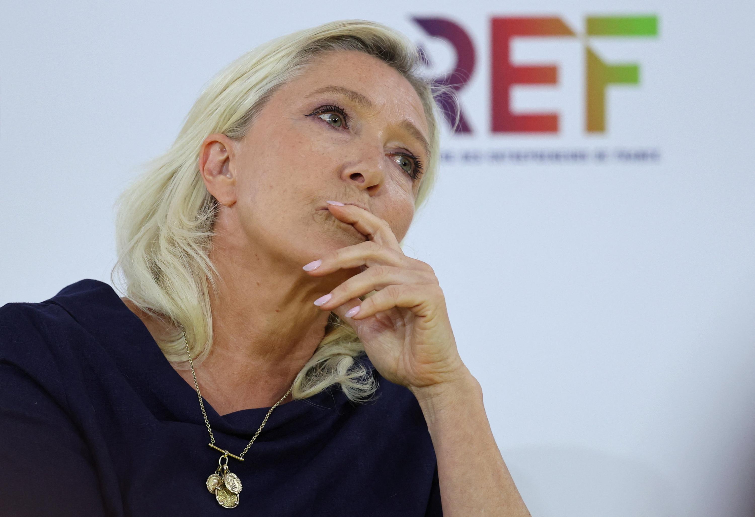 La retraite à 60 ans promise par le RN pour les «carrières longues» profiterait-elle vraiment à «la France qui se lève tôt» ?
