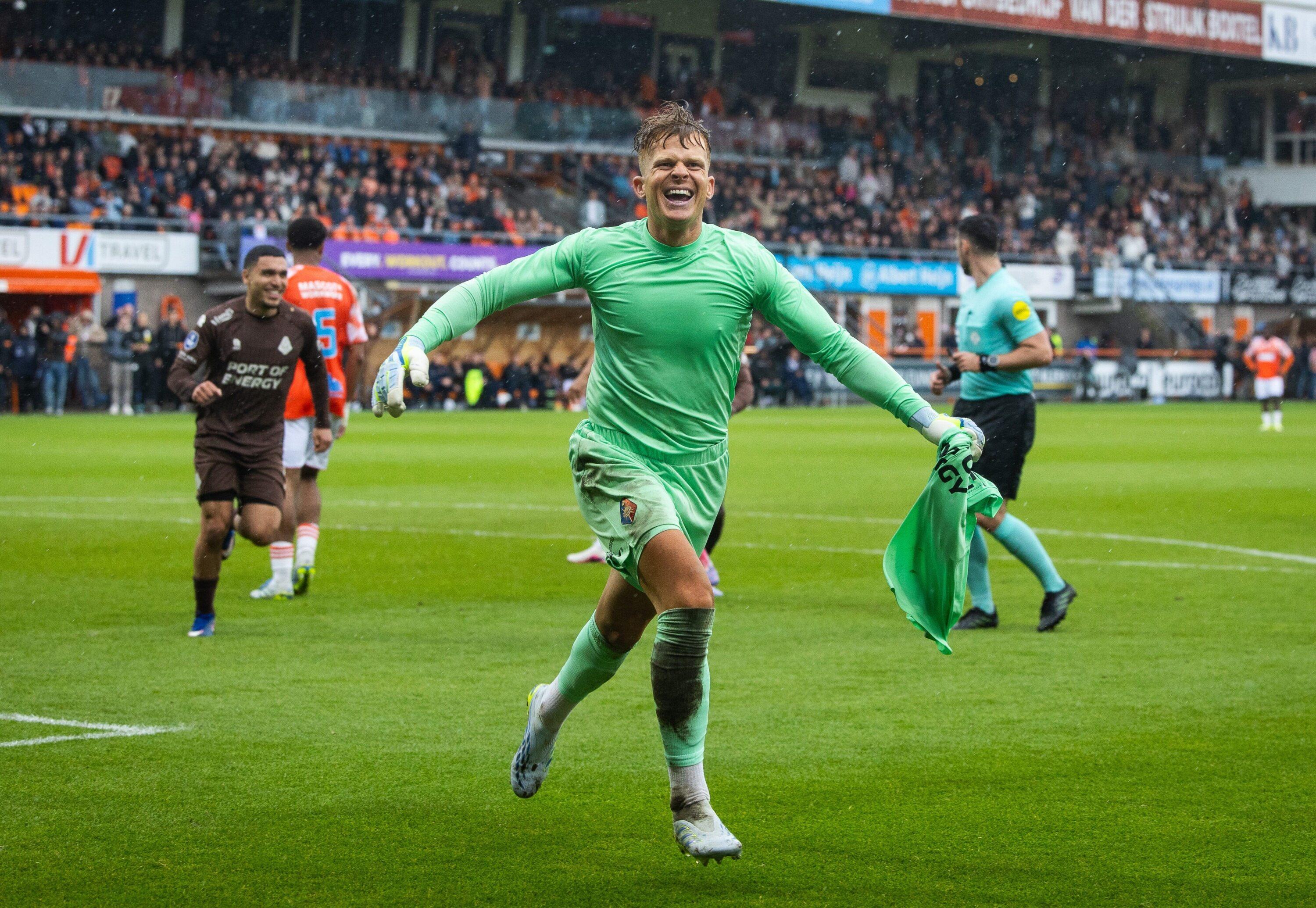 Foot : le fils de Ronald Koeman inscrit un doublé en Eredivisie... en étant gardien de but