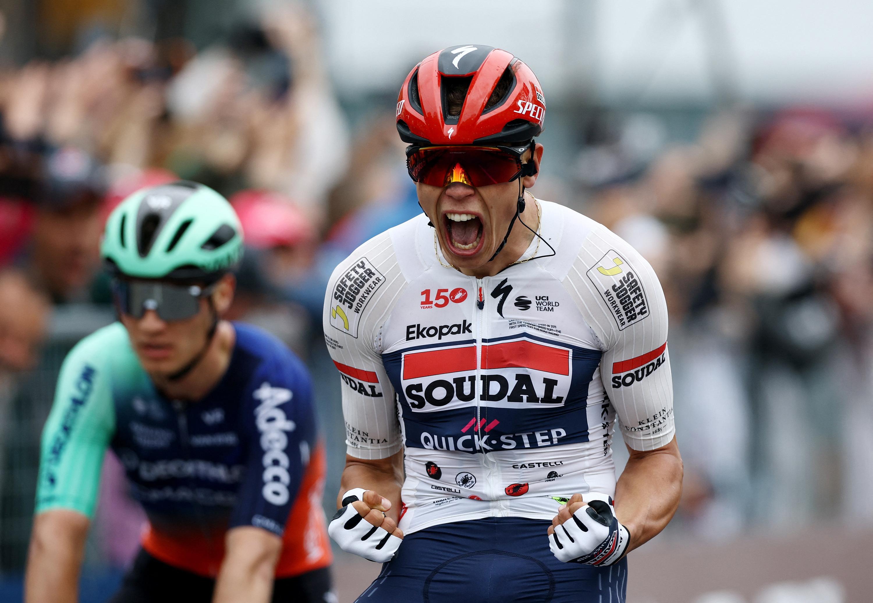 Cyclisme : première étape et maillot rose pour le Français Paul Magnier sur le Tour d’Italie