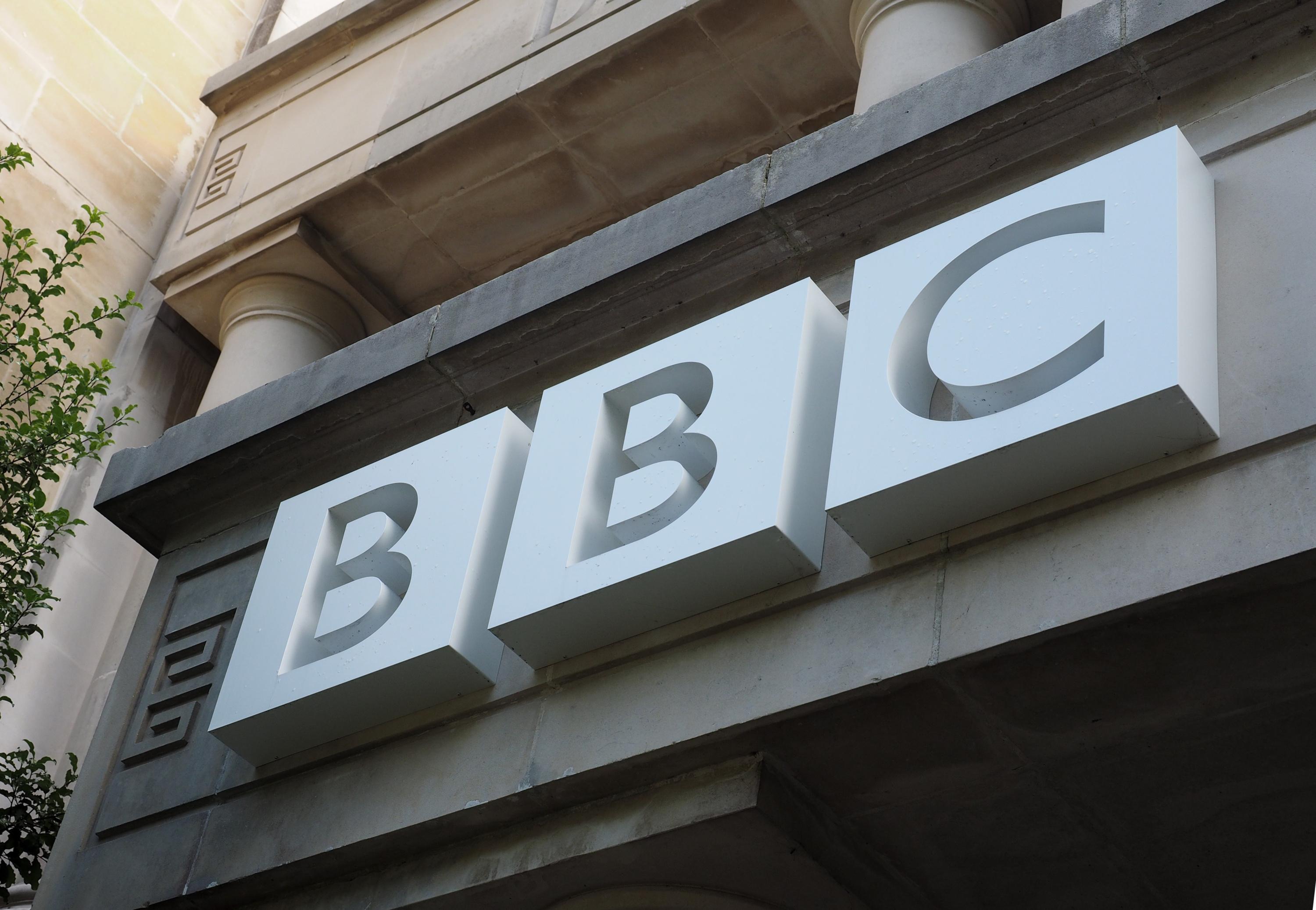 En difficulté financière, la BBC va supprimer une centaine de postes et cesser la diffusion de deux chaînes