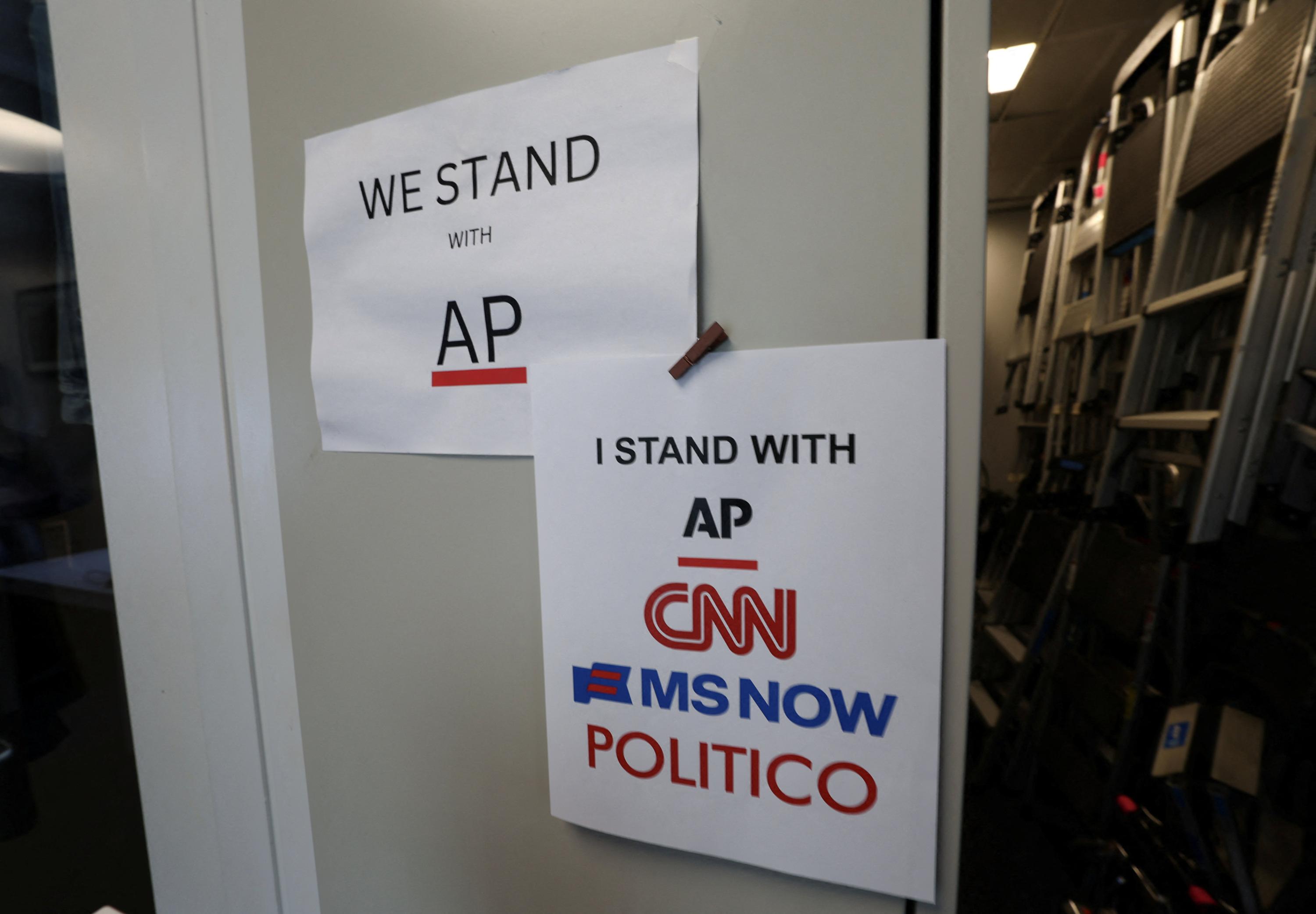 États-Unis : un juge américain ordonne à la Maison-Blanche de rouvrir son accès à CNN, MS NOW et Politico