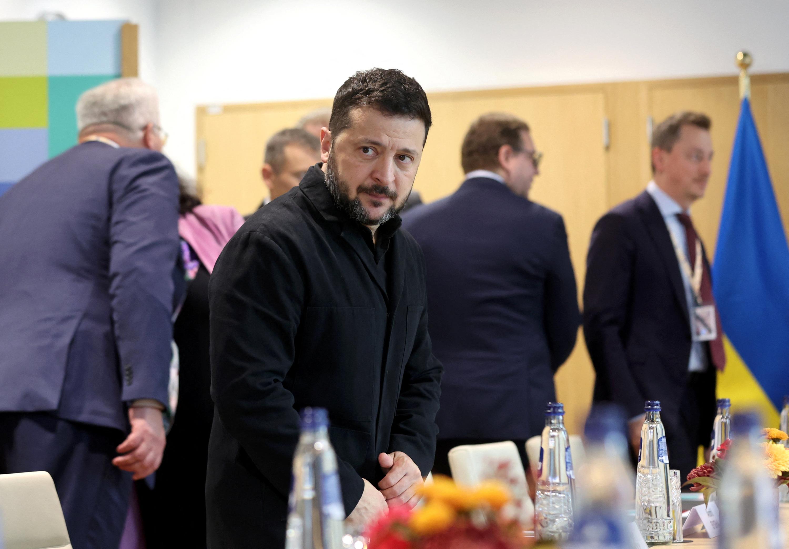 Guerre en Ukraine : Zelensky accuse les États-Unis de retarder la livraison de missiles intercepteurs à l'Ukraine