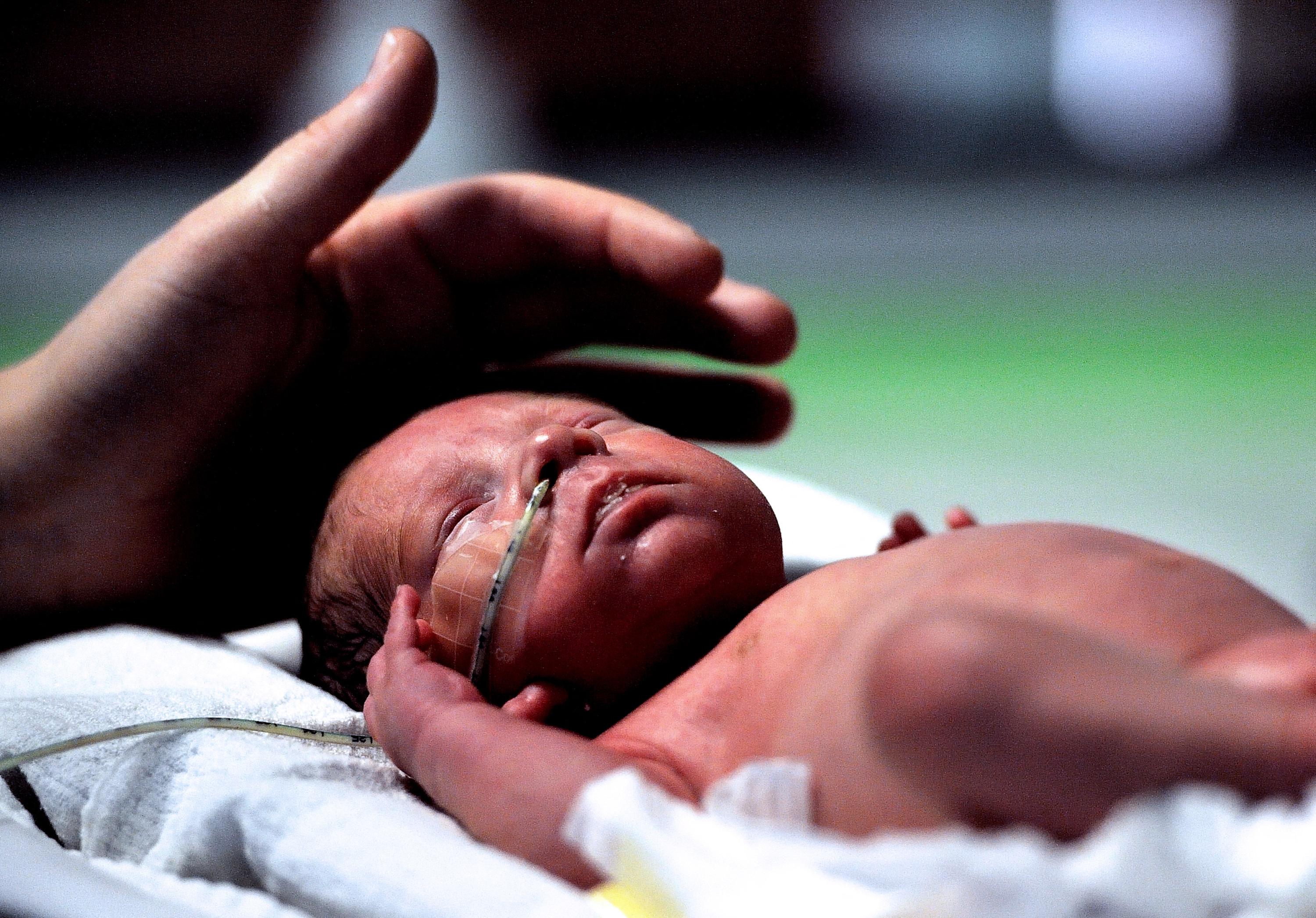Meres Et Bebes En Danger Les Sages Femmes Tirent La Sonnette D Alarme Pour Cet Ete