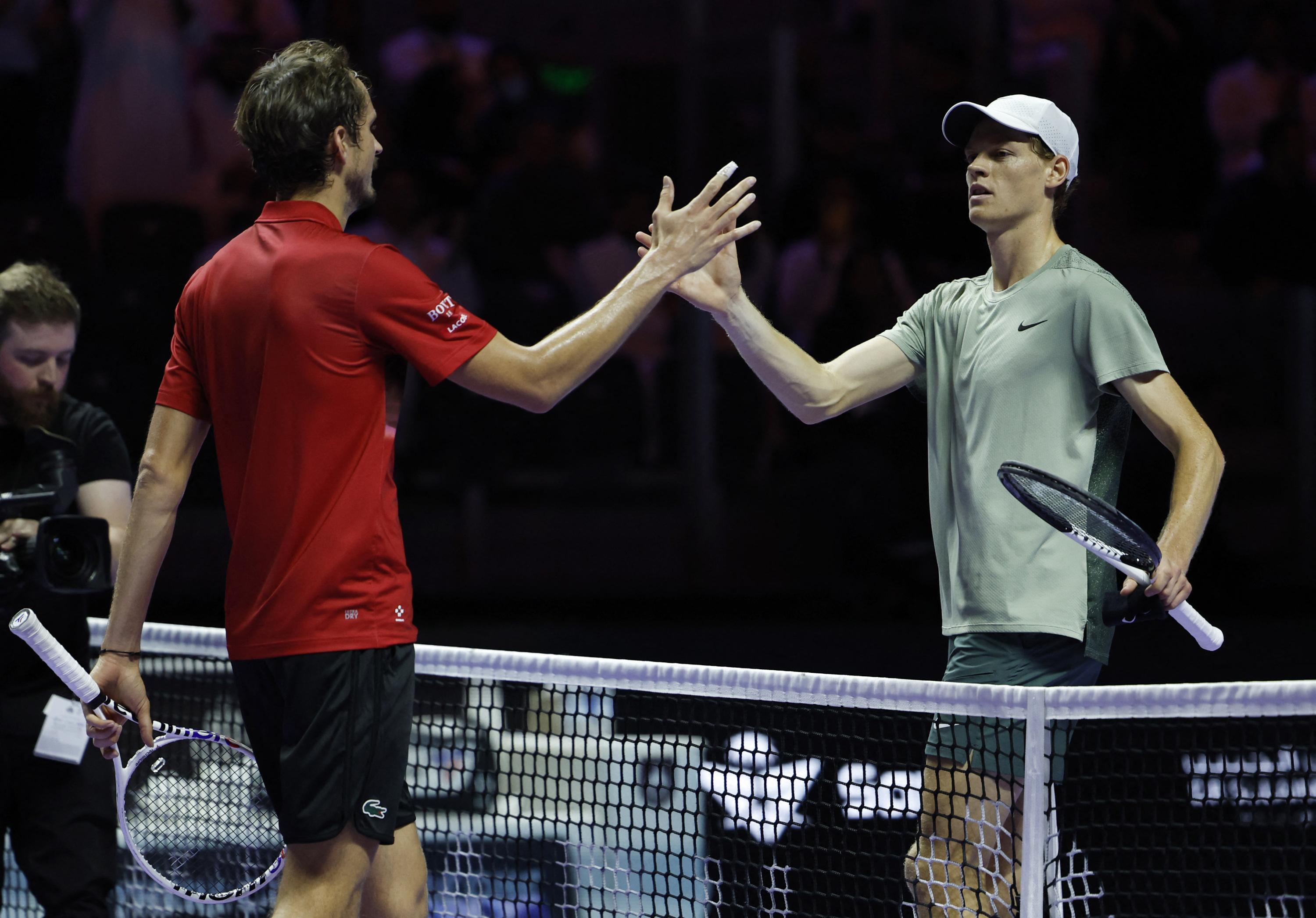 Tennis : Medvedev gagne 1 million d’euros malgré sa lourde défaite en 1h09