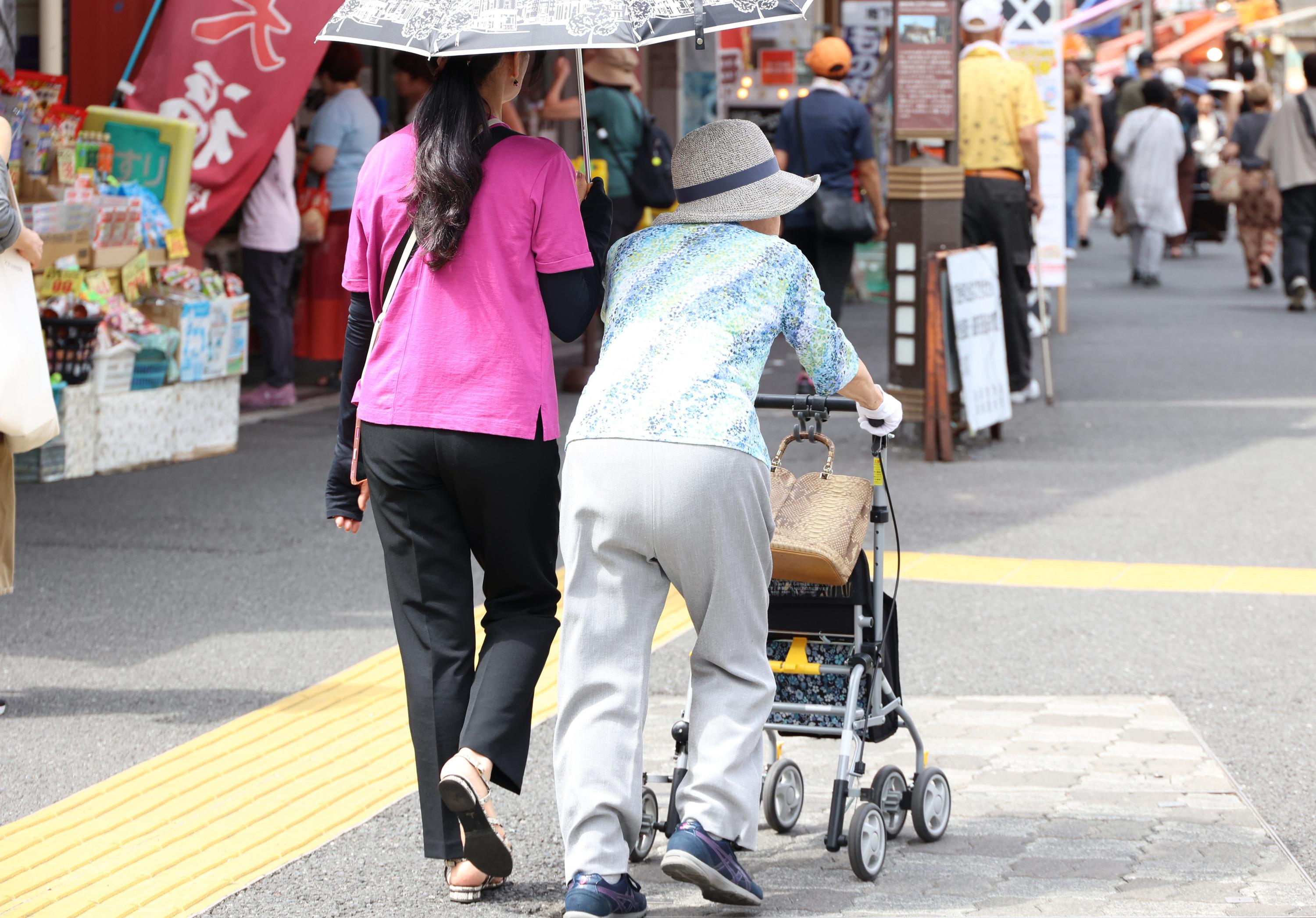 Taux record de sénilité, pénurie de main-d’œuvre, explosion des dépenses de santé... Le Japon, laboratoire du péril démographique mondial