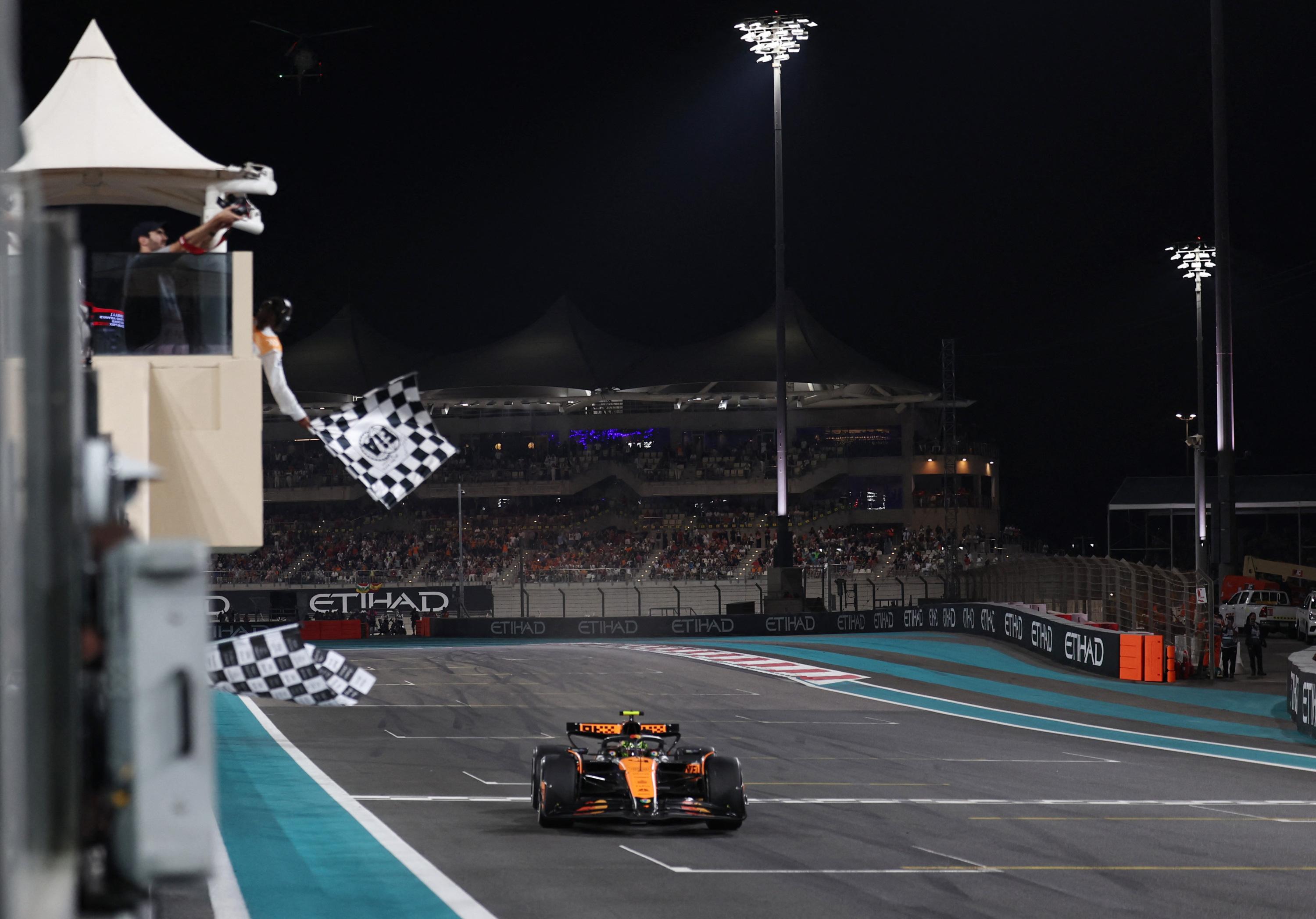 Formule 1 : revivez la victoire de Norris à Abu Dhabi et le titre des constructeurs de McLaren