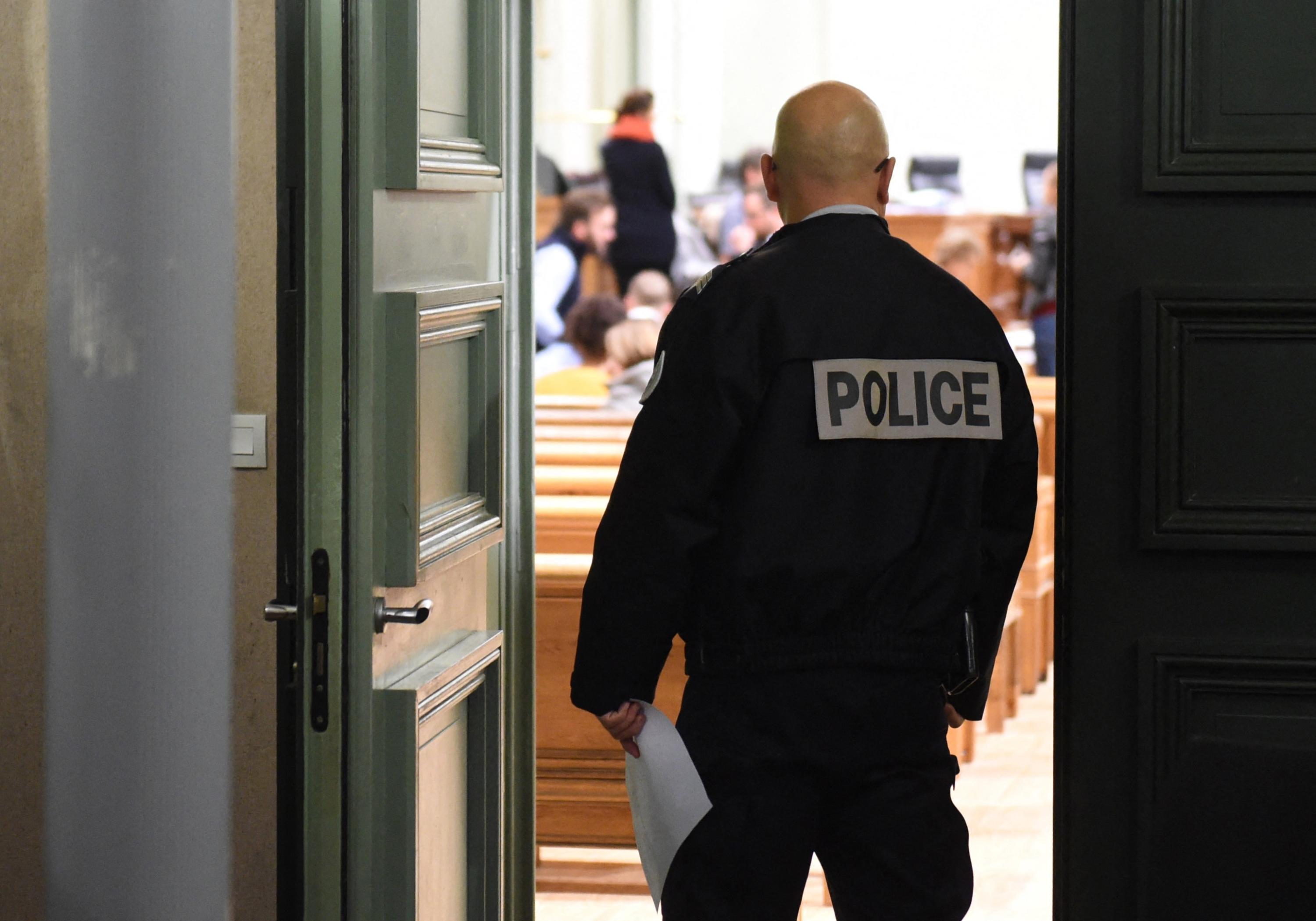 Bordeaux: injures, menaces de morts, coups... Quatre ans de prison pour un Albanais après les agressions de surveillants pénitentiaires