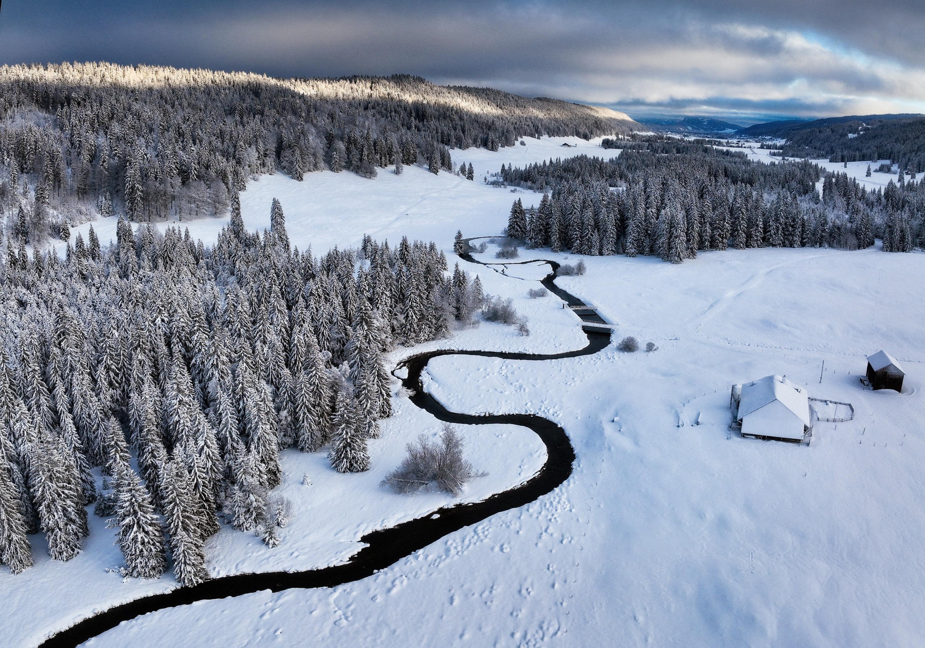 Jura, Monts d’Ardèche et Vercors : nos grandes traversées de massifs en ski nordique, mode d’emploi