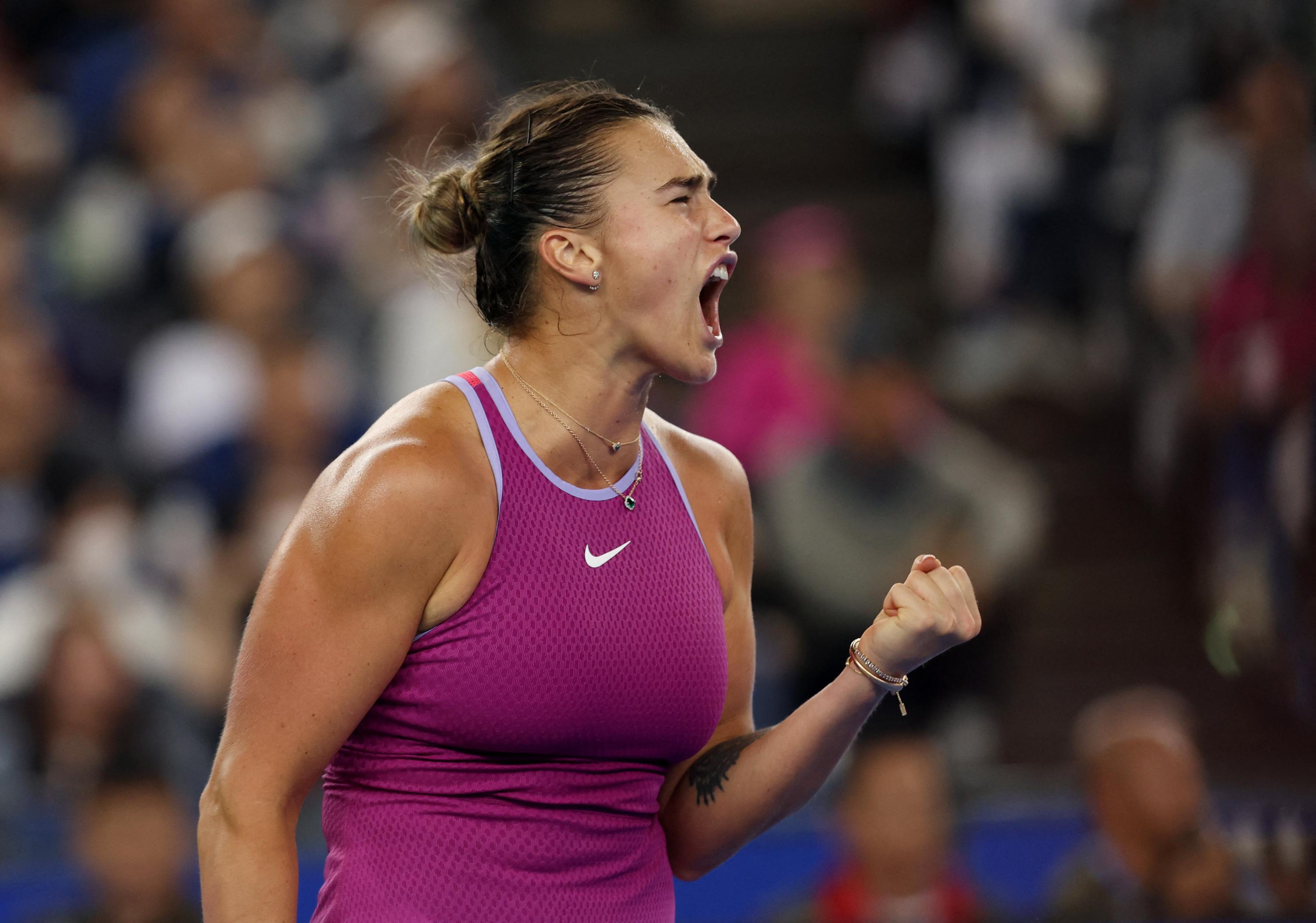 Tennis : Aryna Sabalenka s’adjuge le tournoi de Wuhan face à Zheng Qinwen