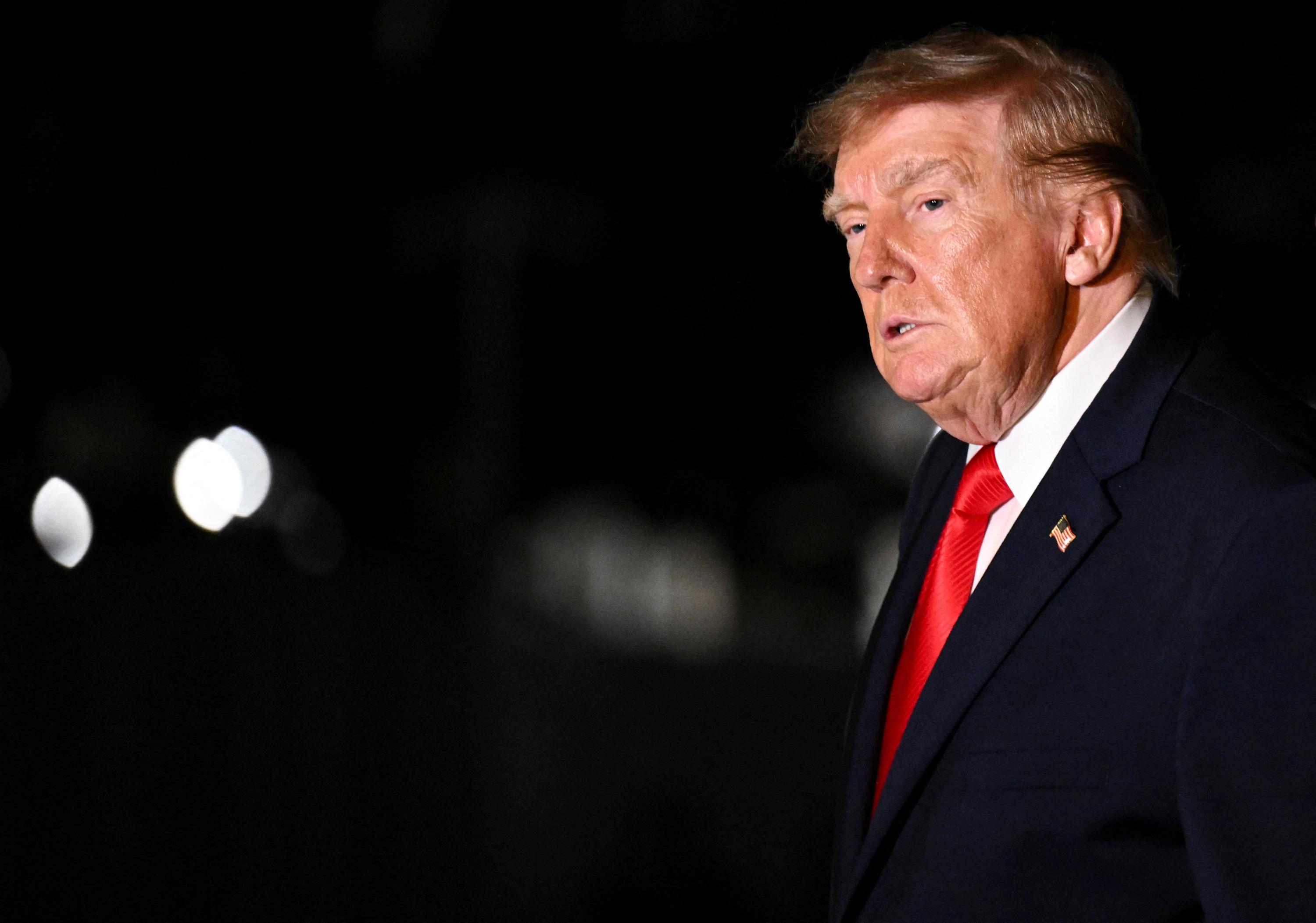 «Des commentaires de crétins et cinglés de la gauche radicale» : Donald Trump affirme ne pas croire que la Chine et la Russie aident l’Iran