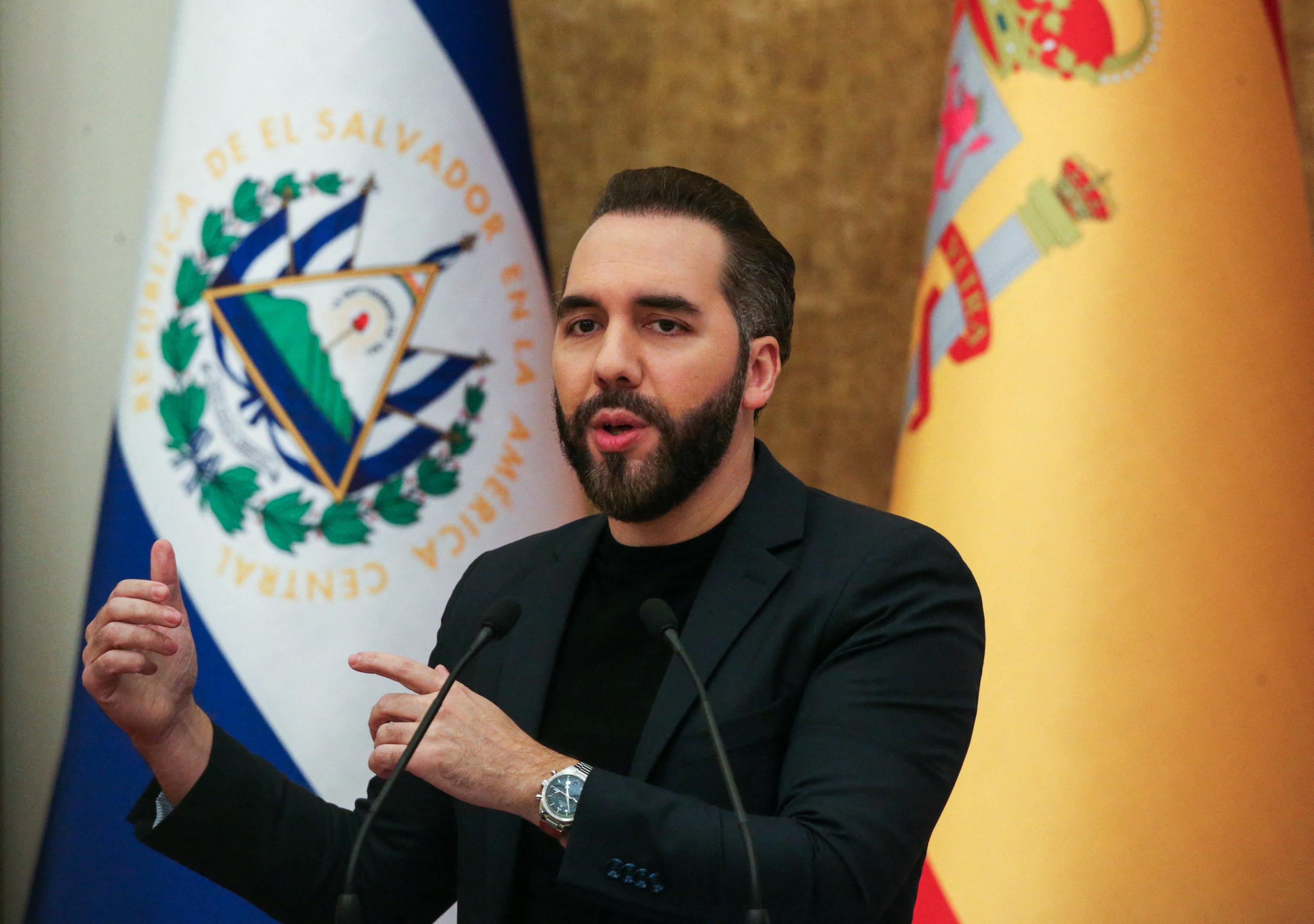 «Nous pouvons faire le ménage avec vous» : le président du Salvador Nayib Bukele menace les gangs qui retiennent en Haïti quatre militaires