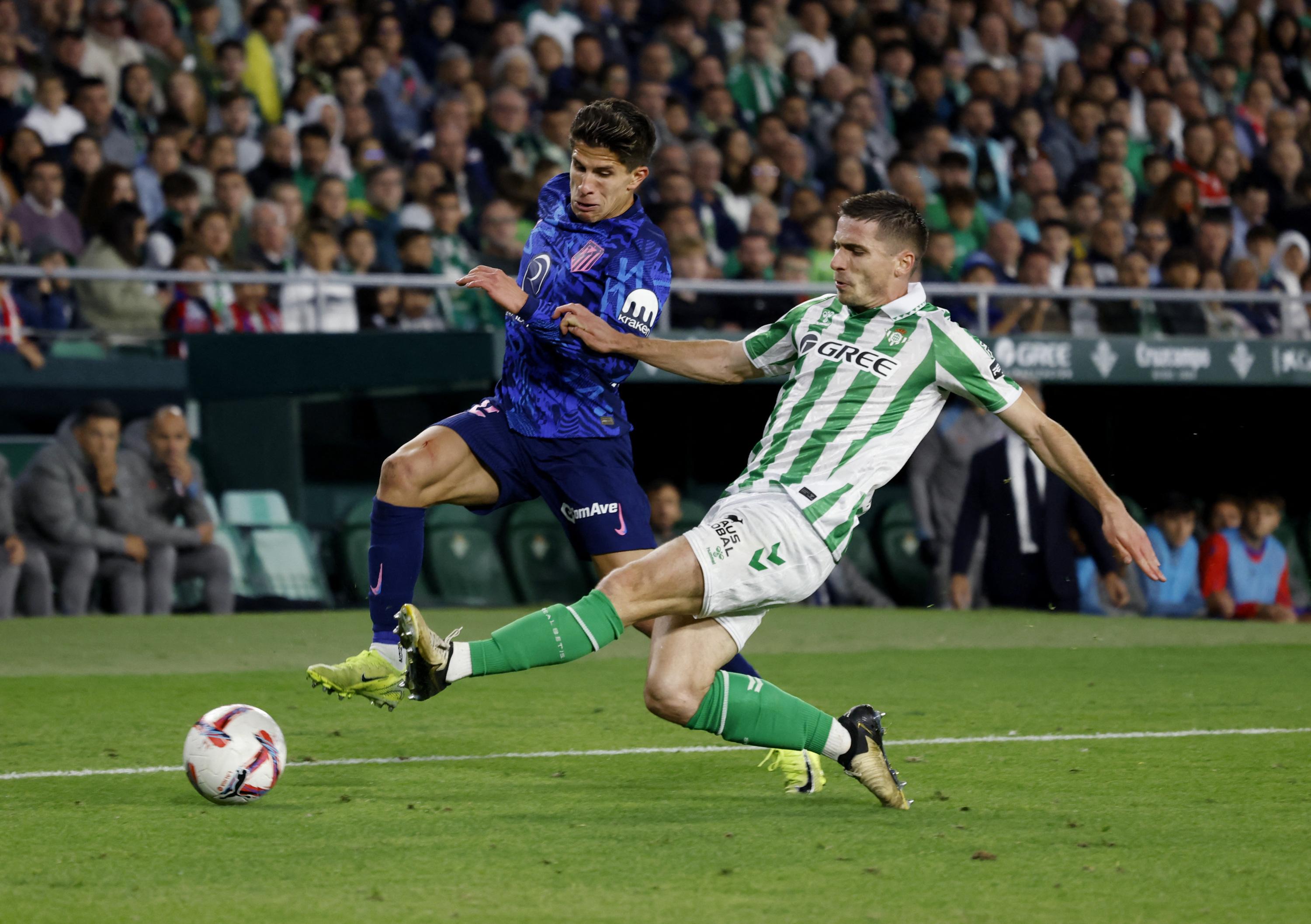 Liga : l'Atlético Madrid concède son premier revers en championnat face au Betis Séville